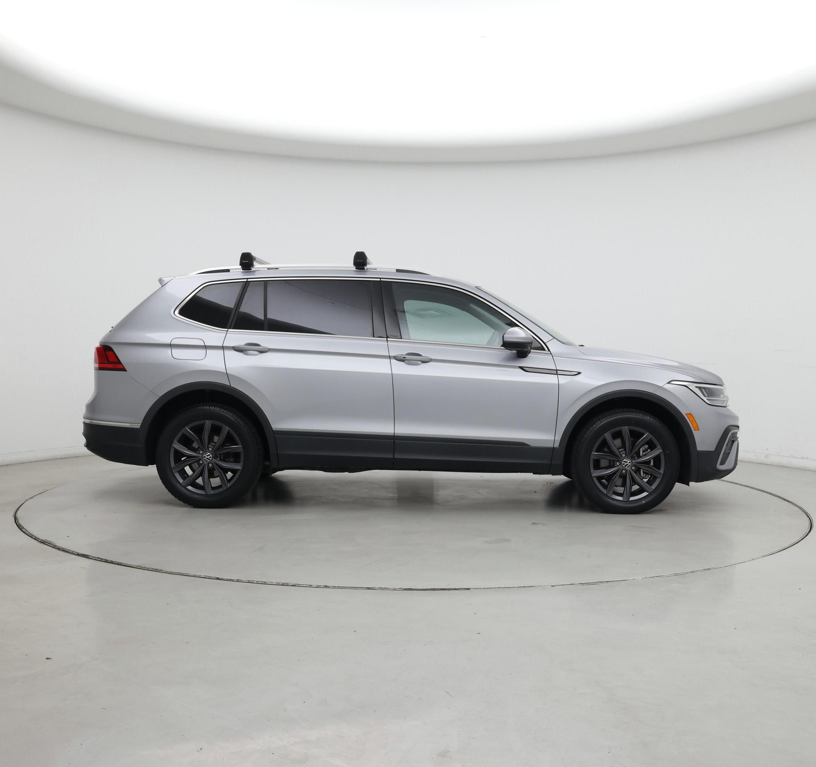 Thumbnail: 2022 Volkswagen Tiguan - 7