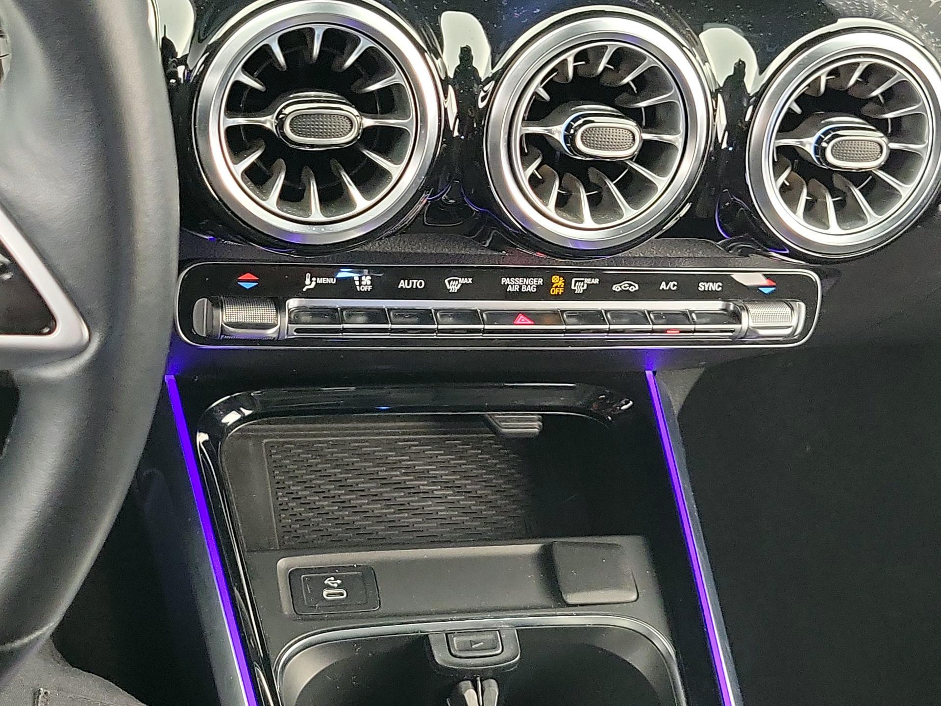 Thumbnail: 2024 Mercedes-Benz GLB - 17