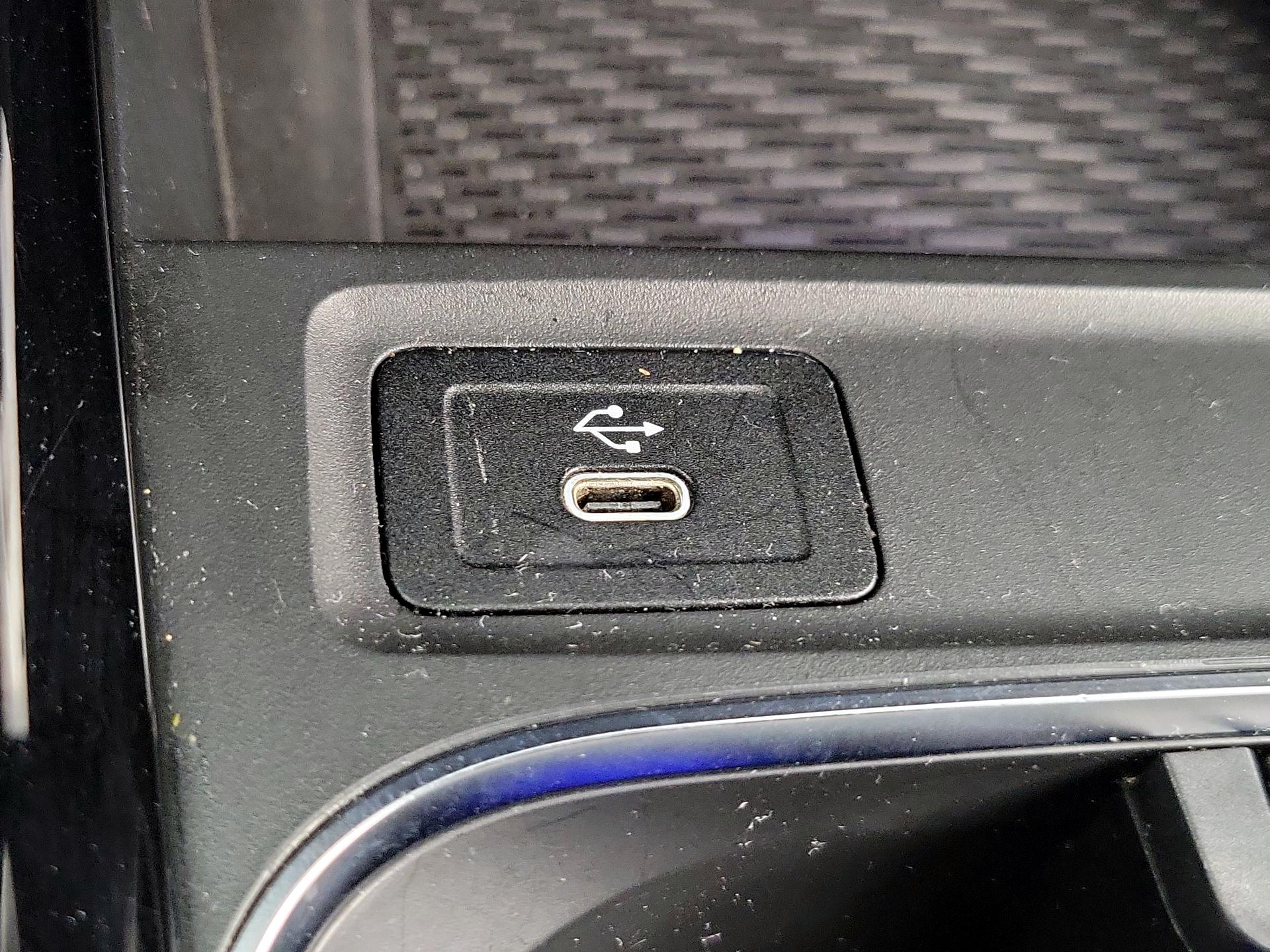 Thumbnail: 2024 Mercedes-Benz GLB - 19