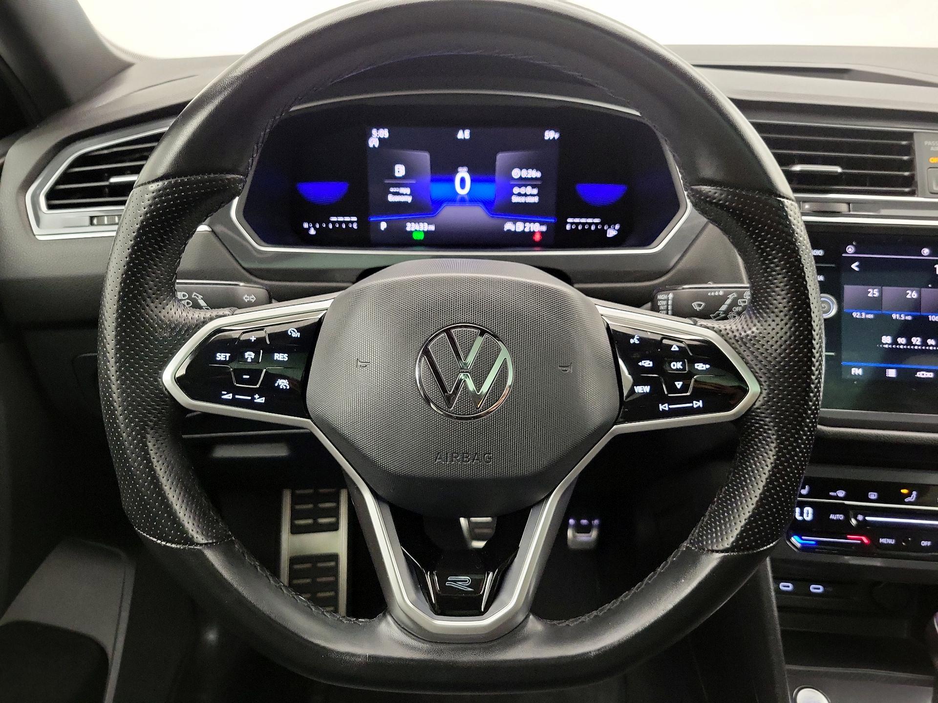 Thumbnail: 2022 Volkswagen Tiguan - 10