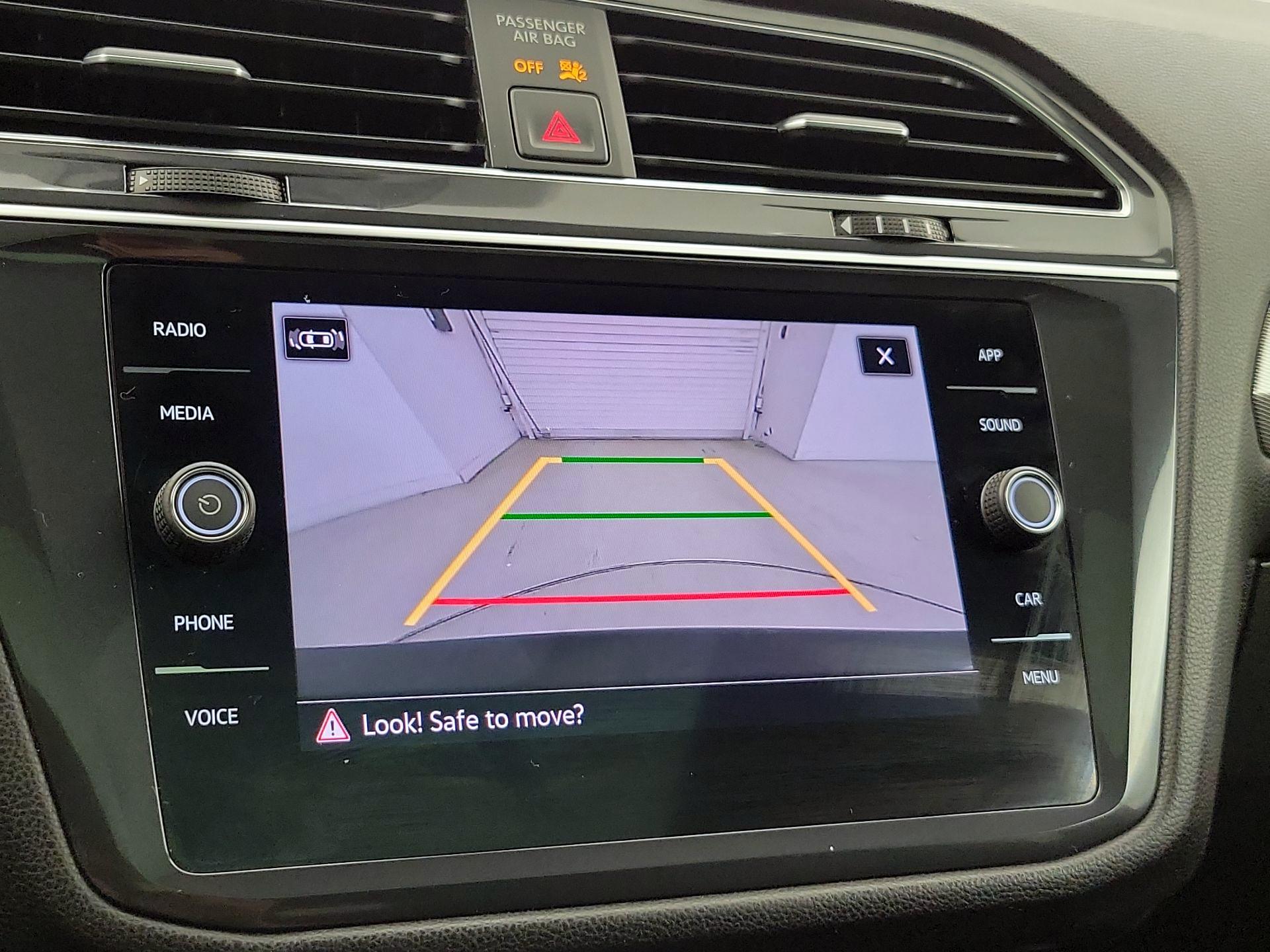 Thumbnail: 2022 Volkswagen Tiguan - 14