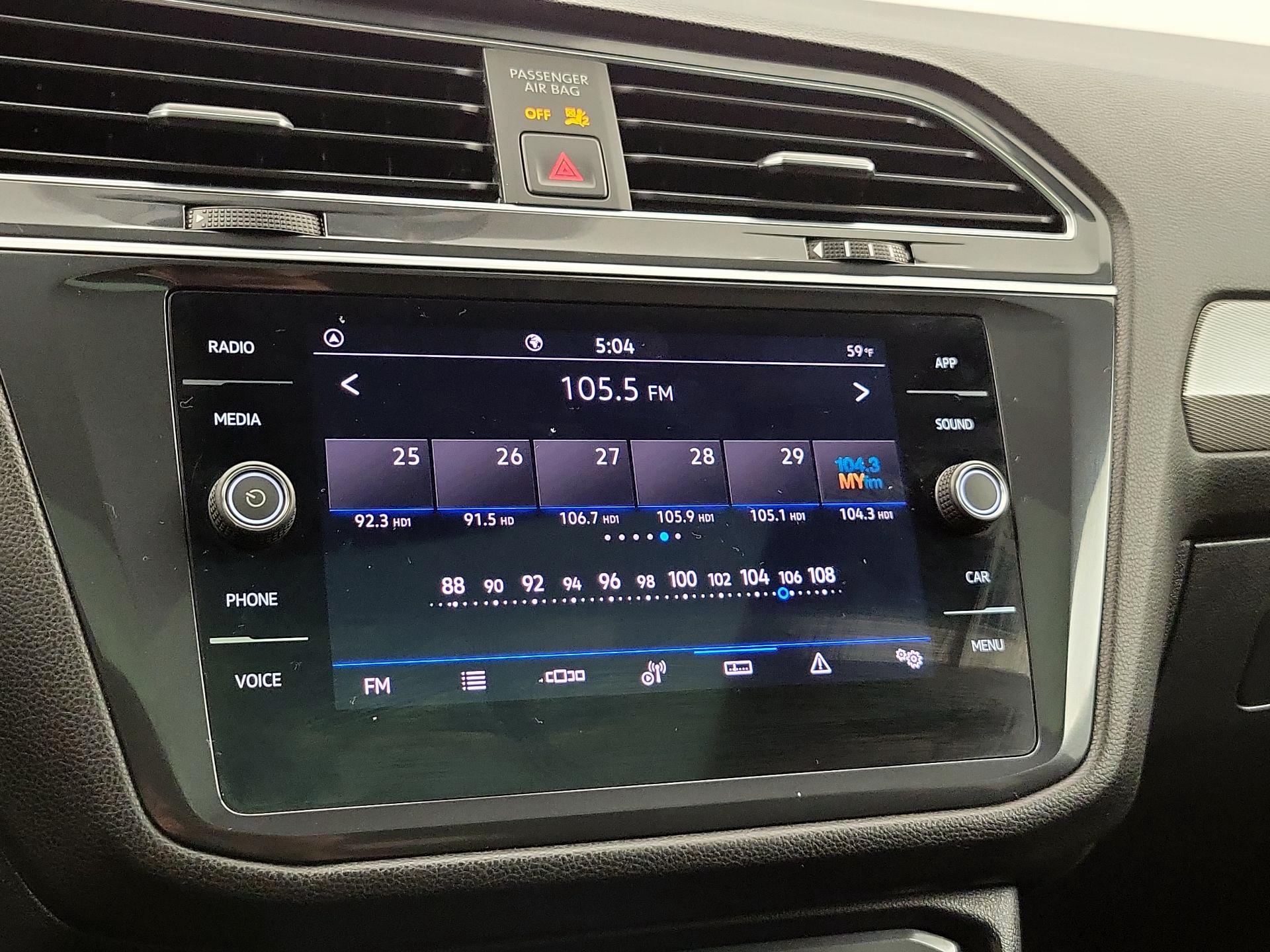 Thumbnail: 2022 Volkswagen Tiguan - 15