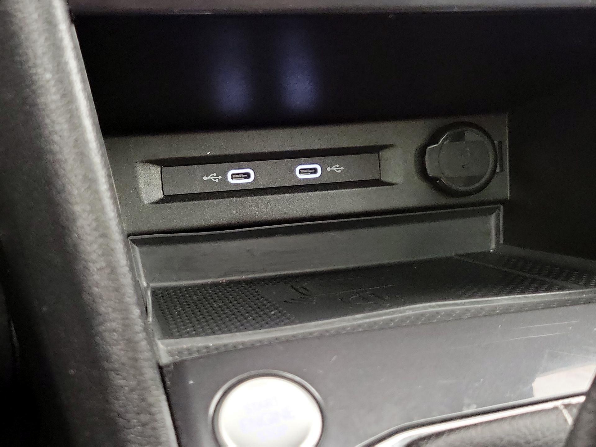 Thumbnail: 2022 Volkswagen Tiguan - 18