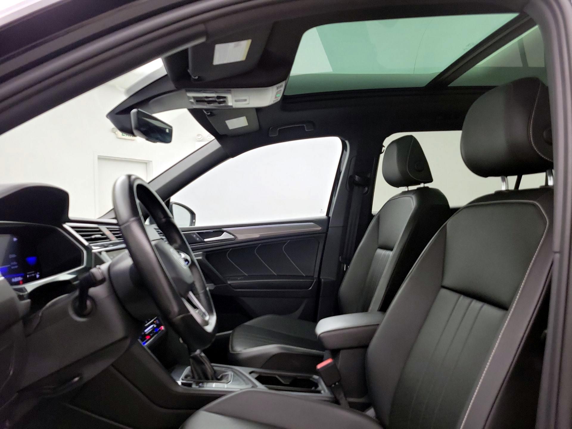 Thumbnail: 2022 Volkswagen Tiguan - 19