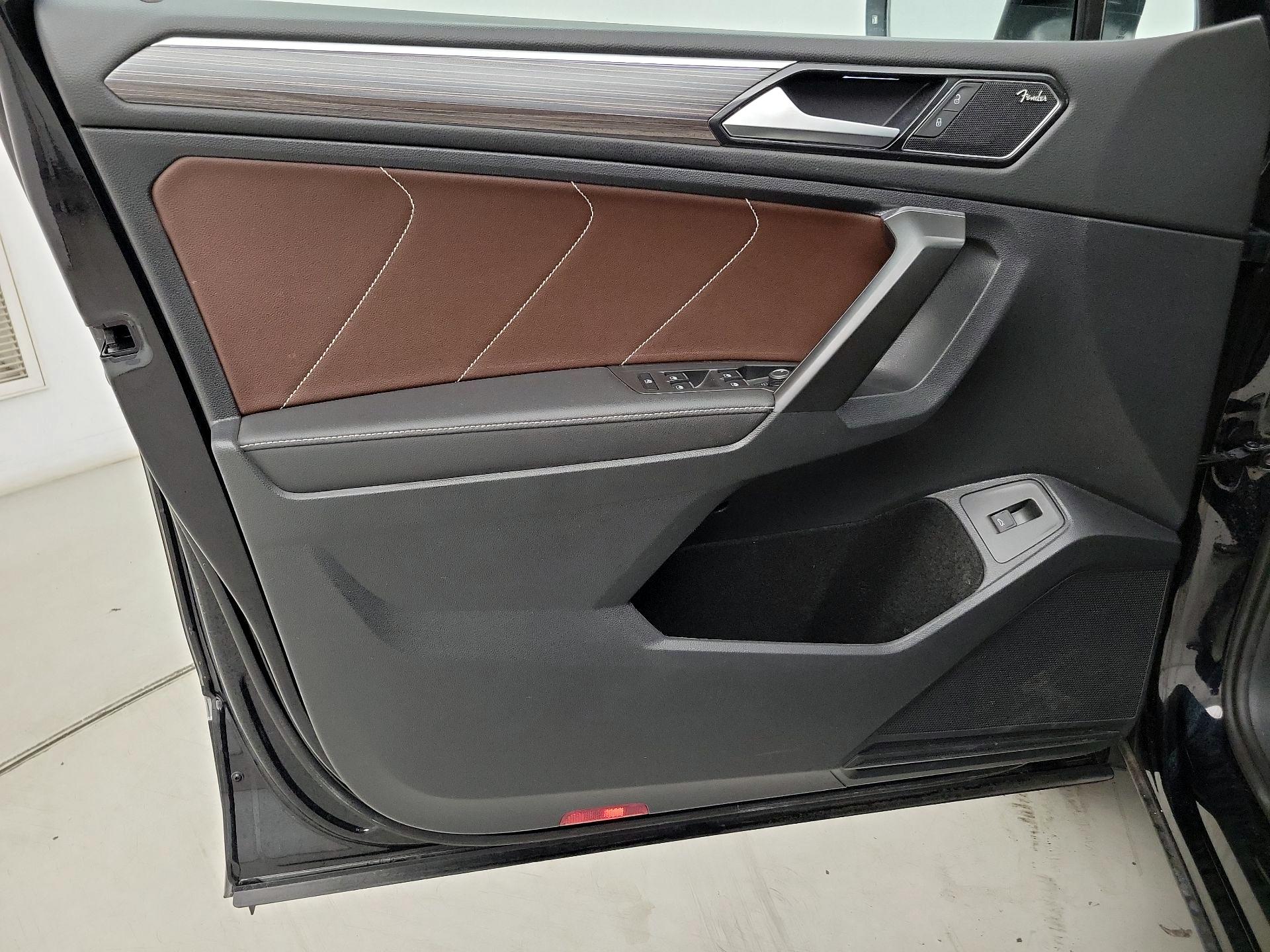 Thumbnail: 2022 Volkswagen Tiguan - 12