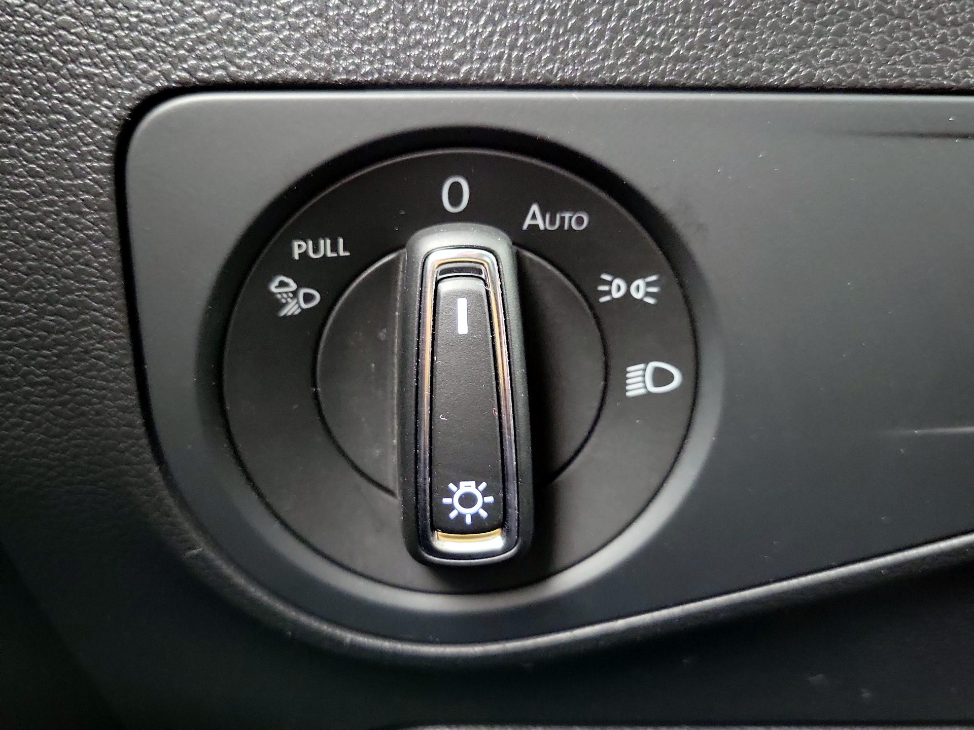 Thumbnail: 2022 Volkswagen Tiguan - 13