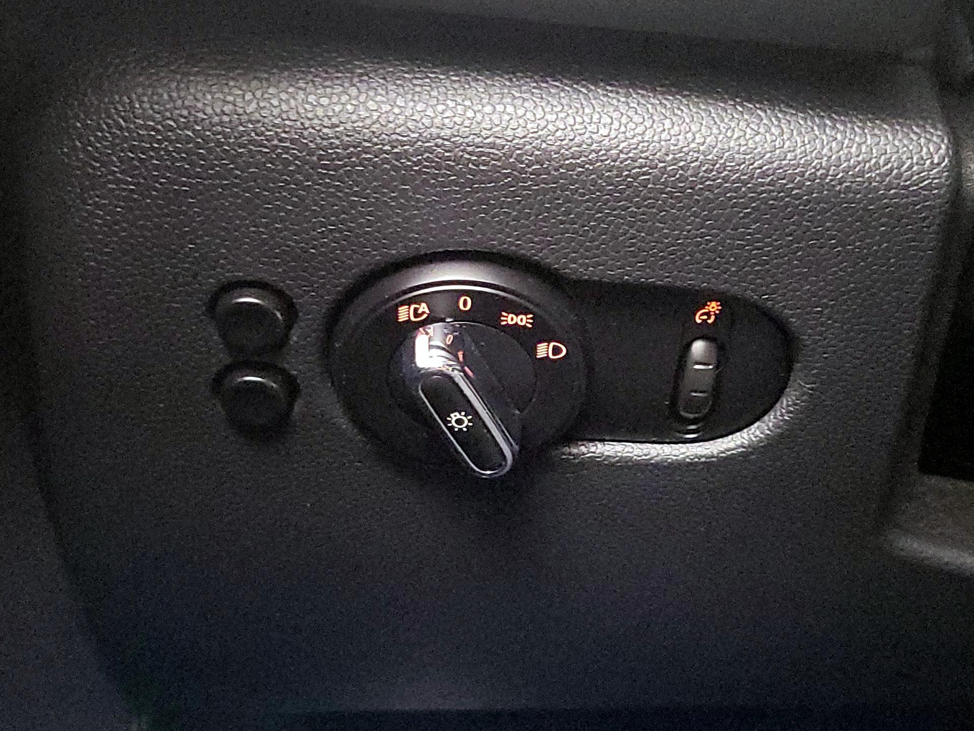 Thumbnail: 2018 MINI Cooper Hardtop - 13