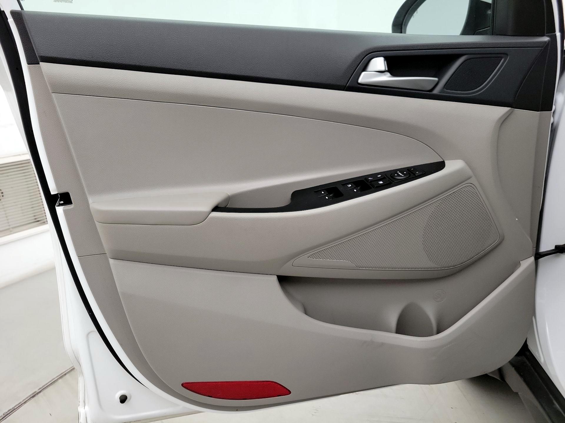 Thumbnail: 2020 Hyundai Tucson - 12