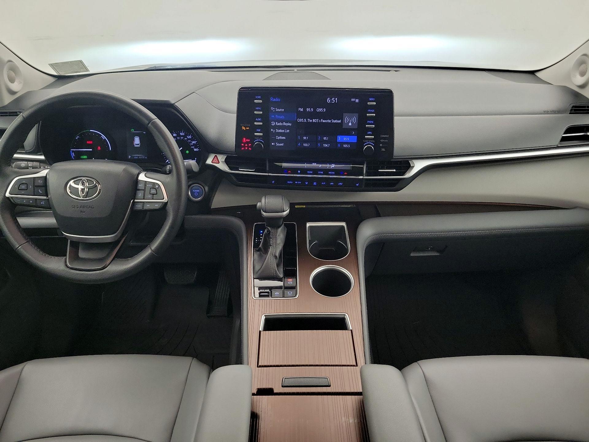 Thumbnail: 2021 Toyota Sienna - 9