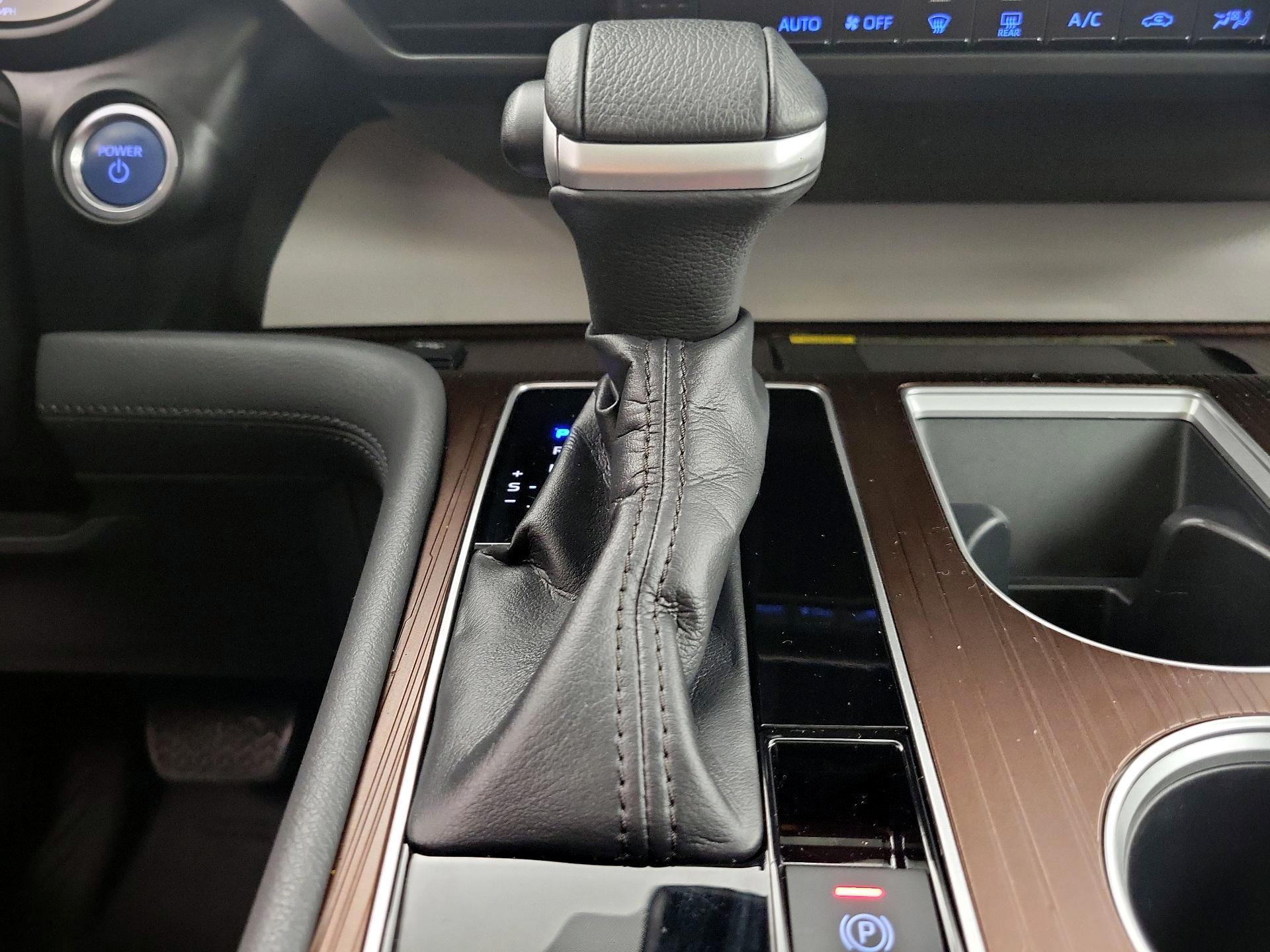 Thumbnail: 2021 Toyota Sienna - 18