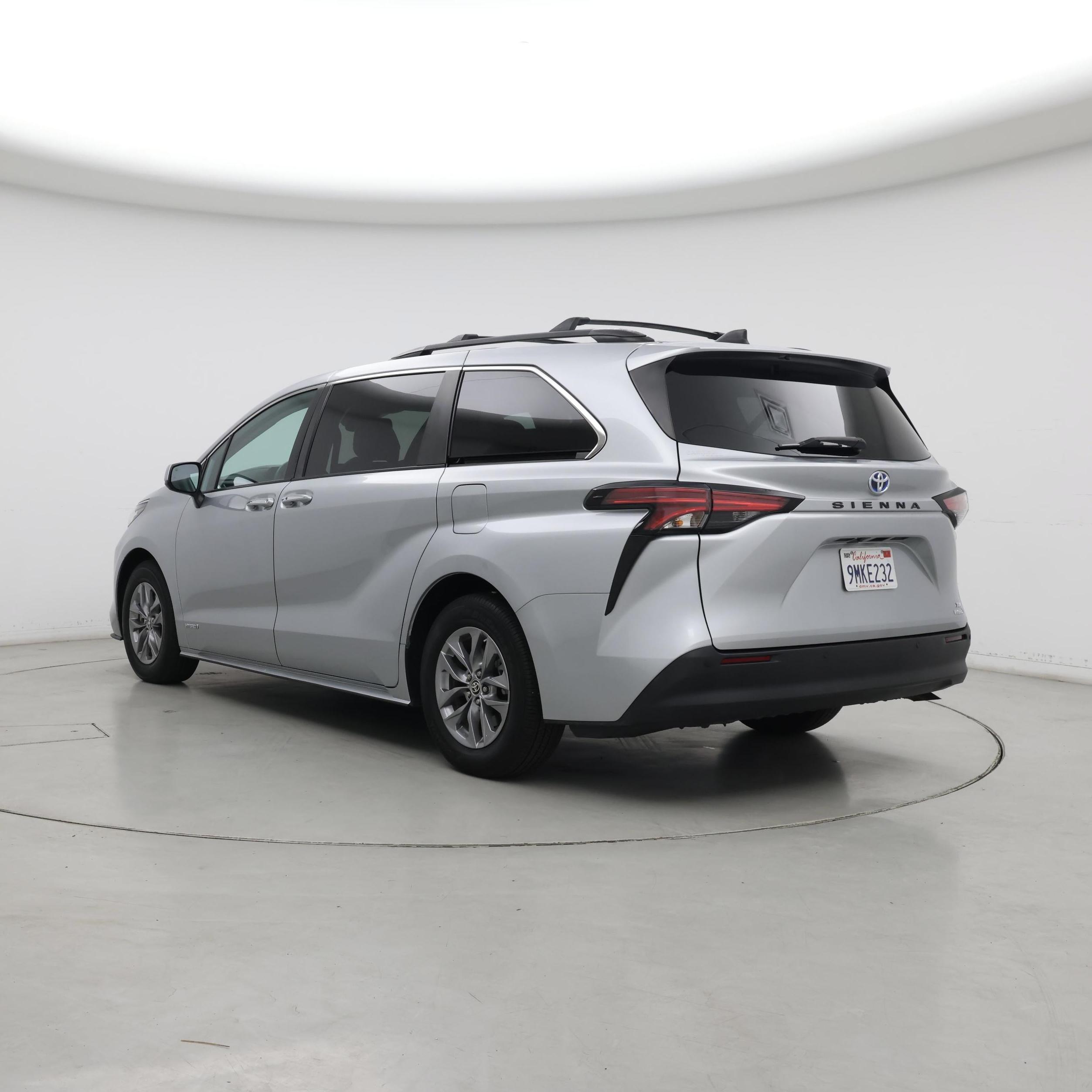 Thumbnail: 2021 Toyota Sienna - 2