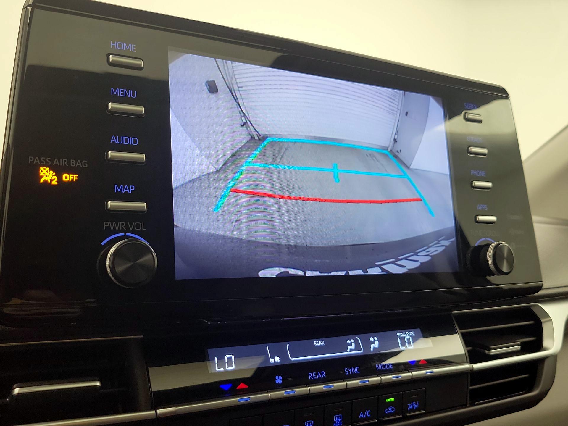 Thumbnail: 2021 Toyota Sienna - 14