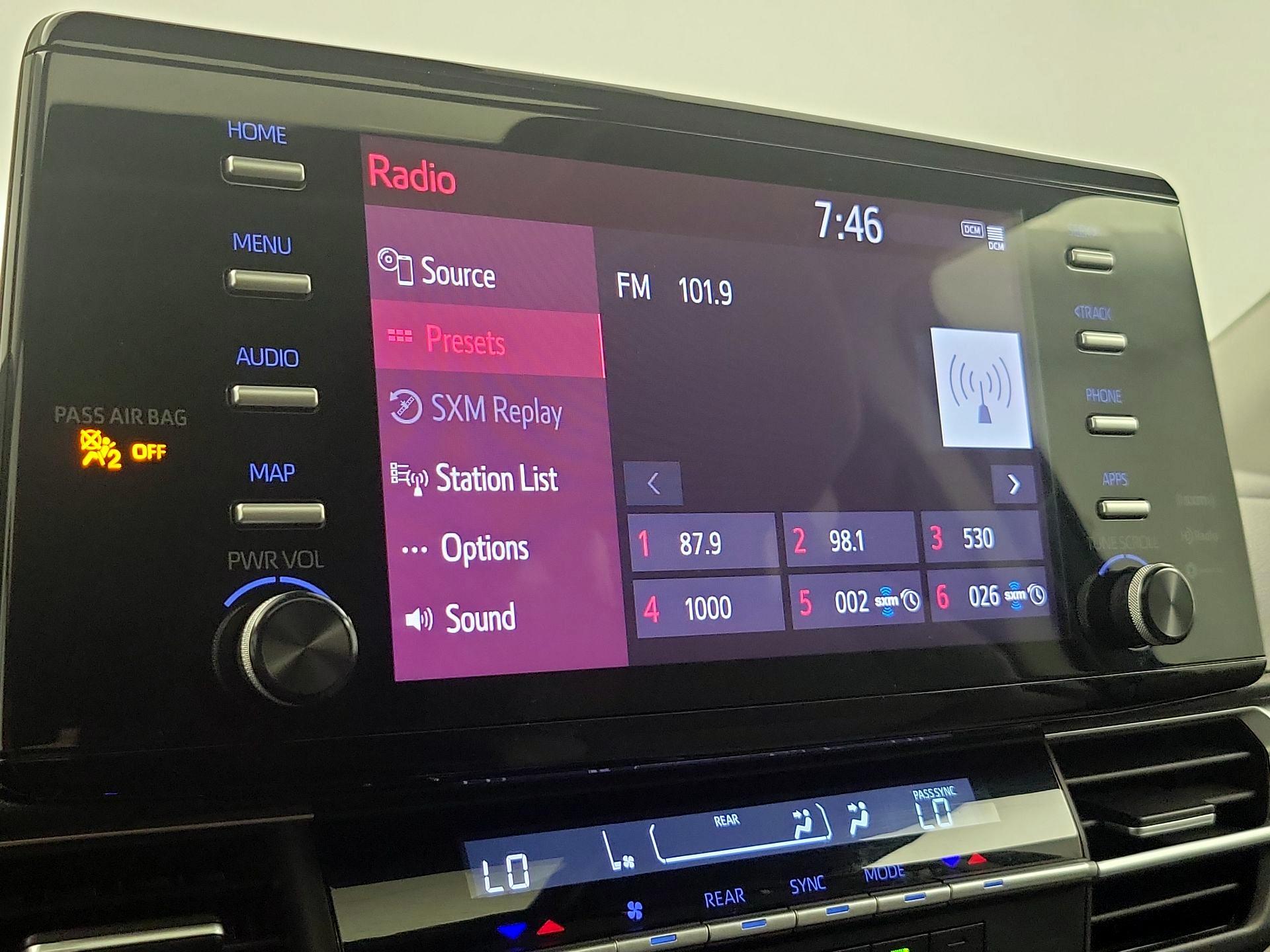 Thumbnail: 2021 Toyota Sienna - 15