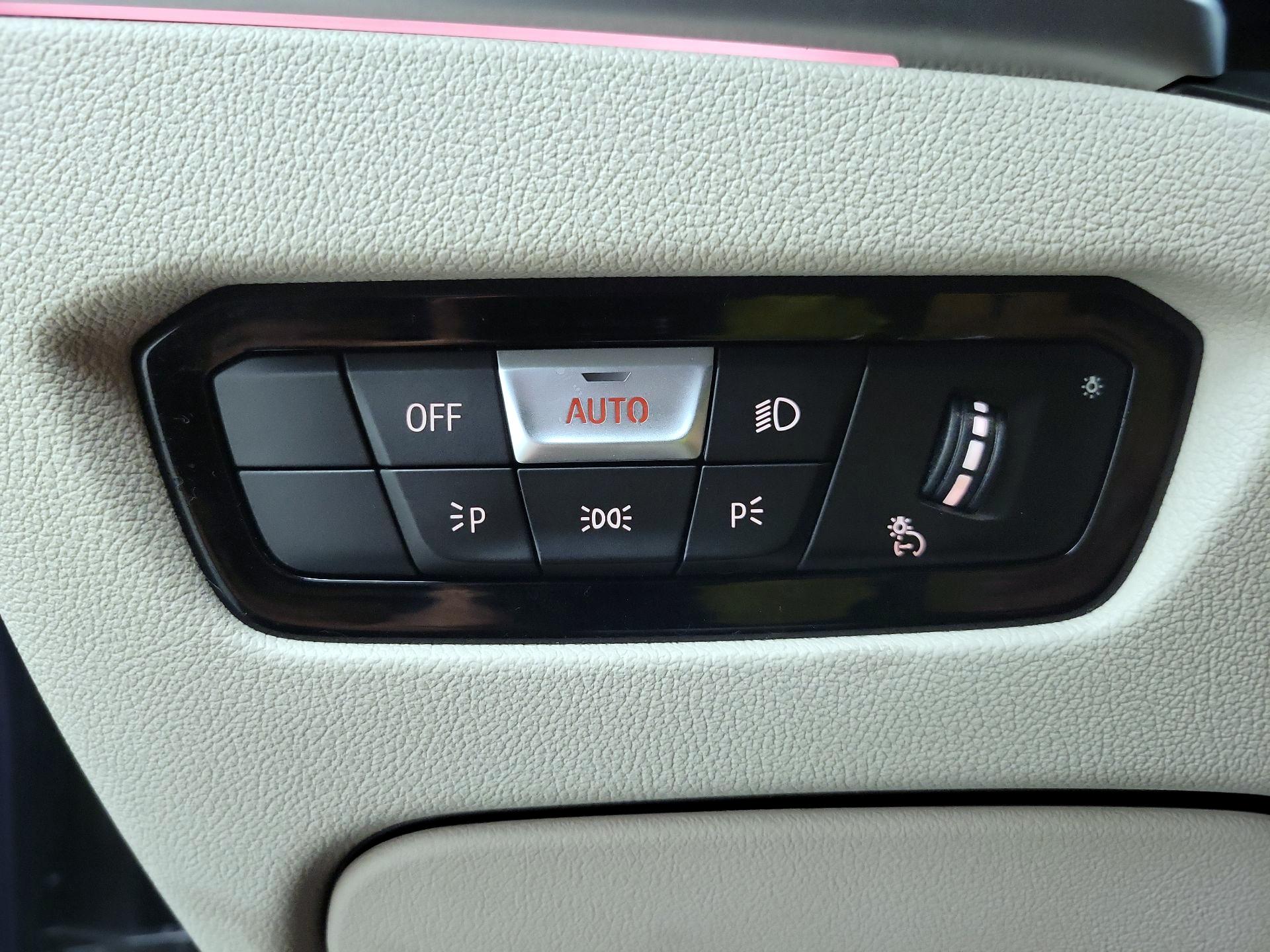 Thumbnail: 2020 BMW 3 Series - 13