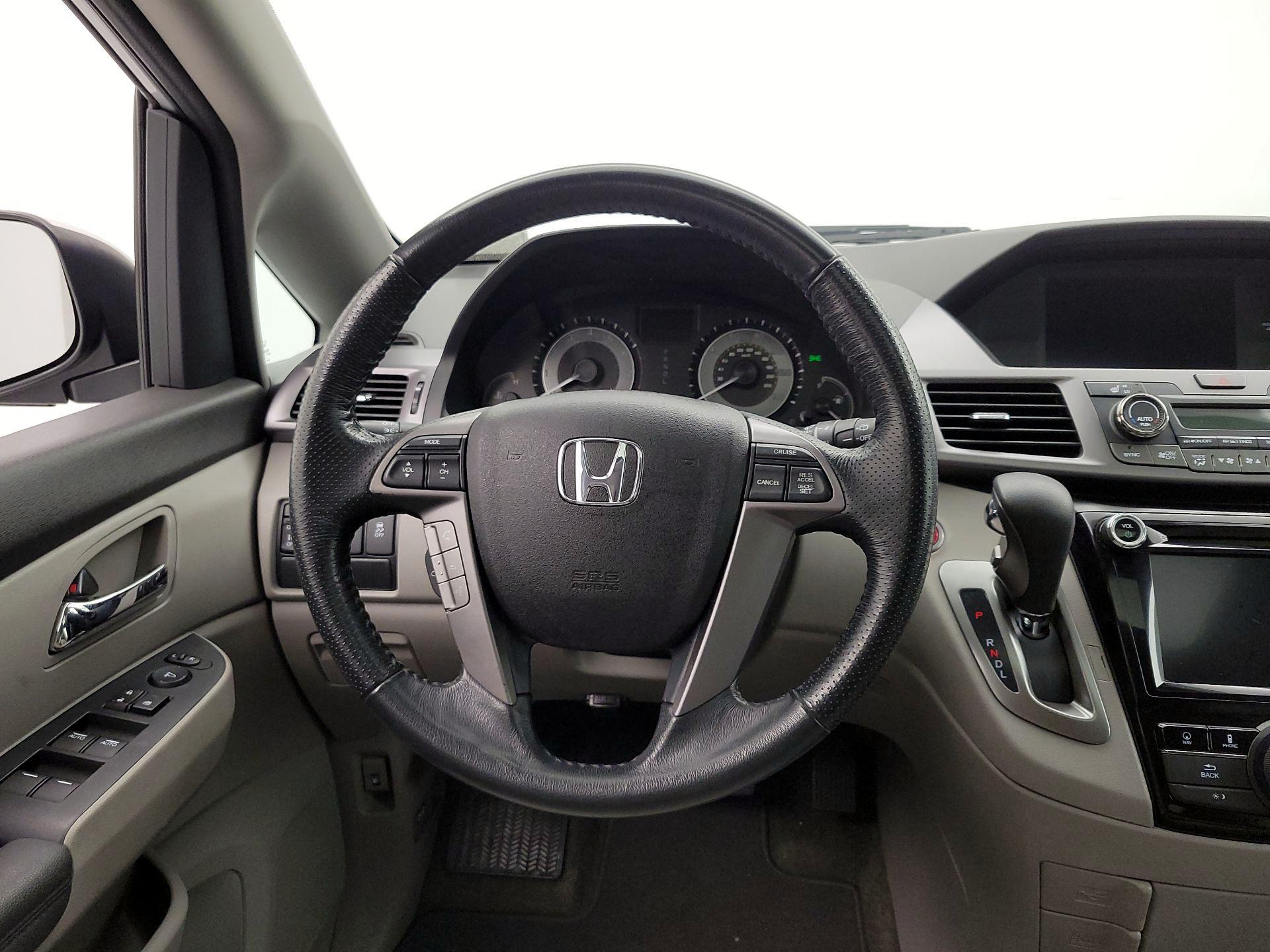 Thumbnail: 2014 Honda Odyssey - 10