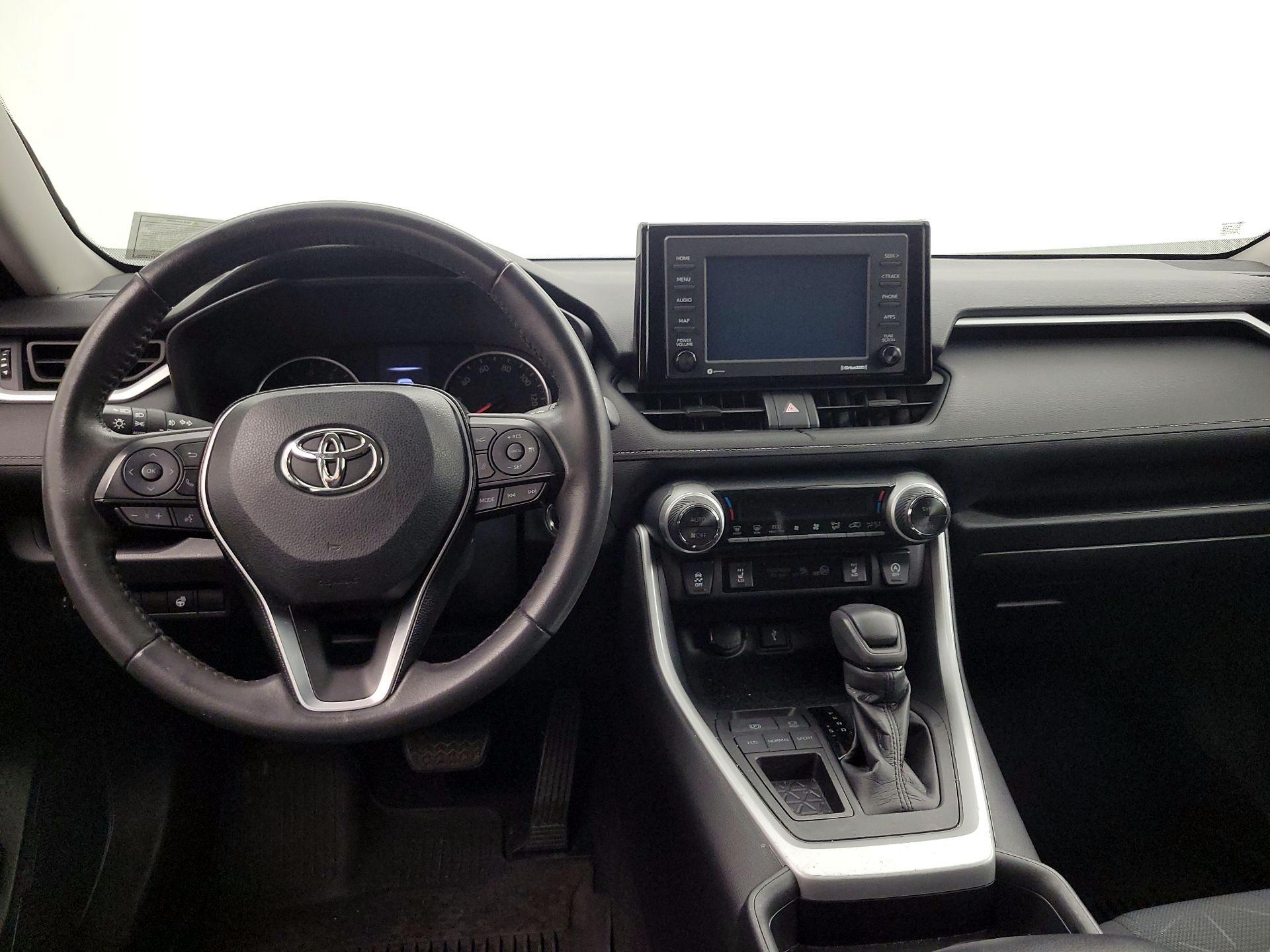 Thumbnail: 2020 Toyota RAV4 - 9