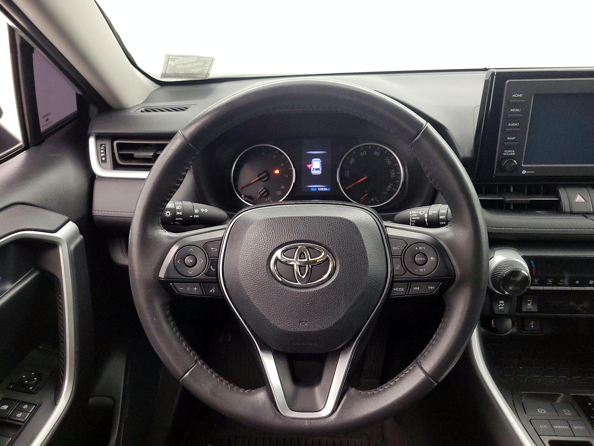 Thumbnail: 2020 Toyota RAV4 - 10