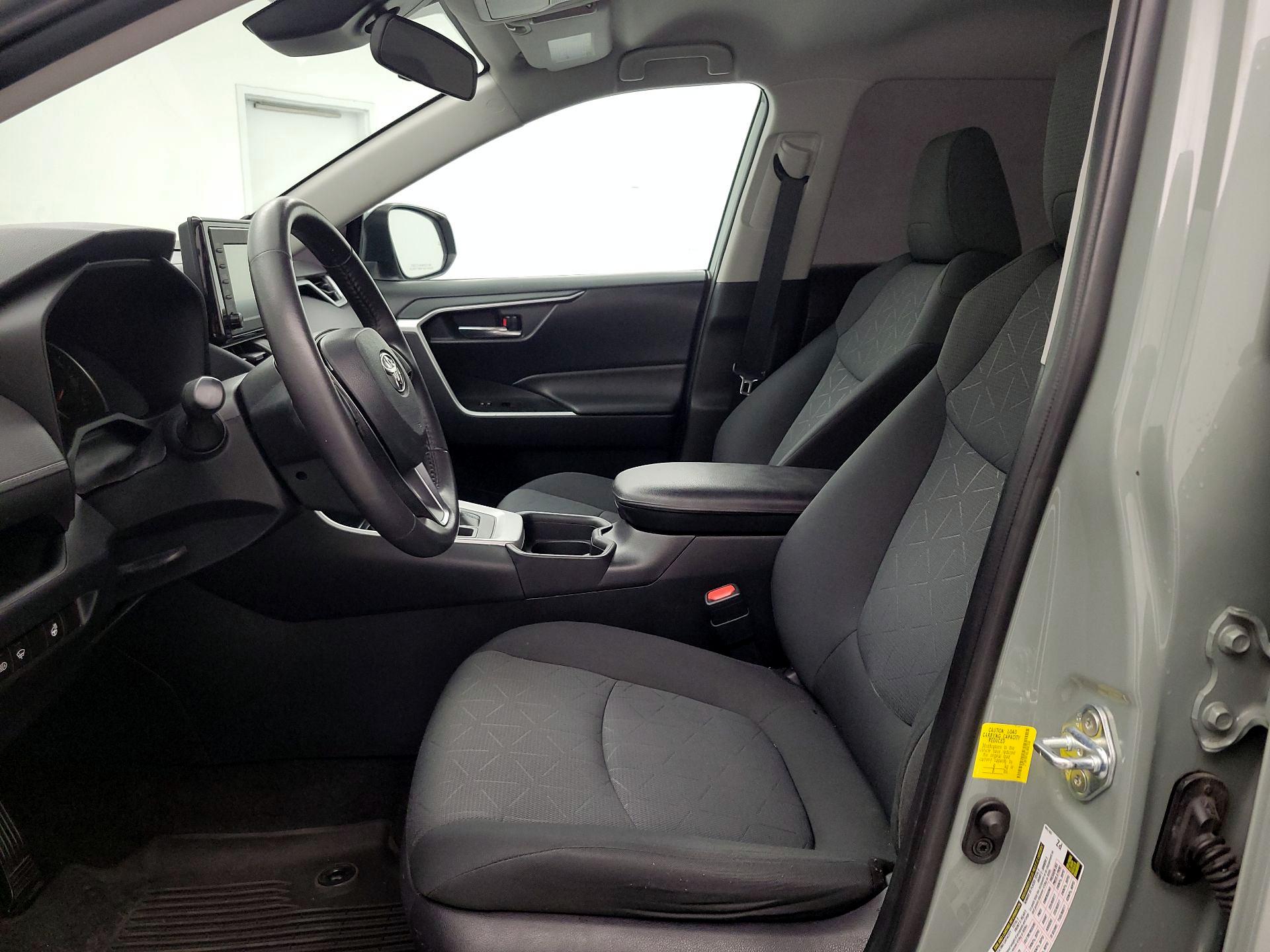 Thumbnail: 2020 Toyota RAV4 - 11