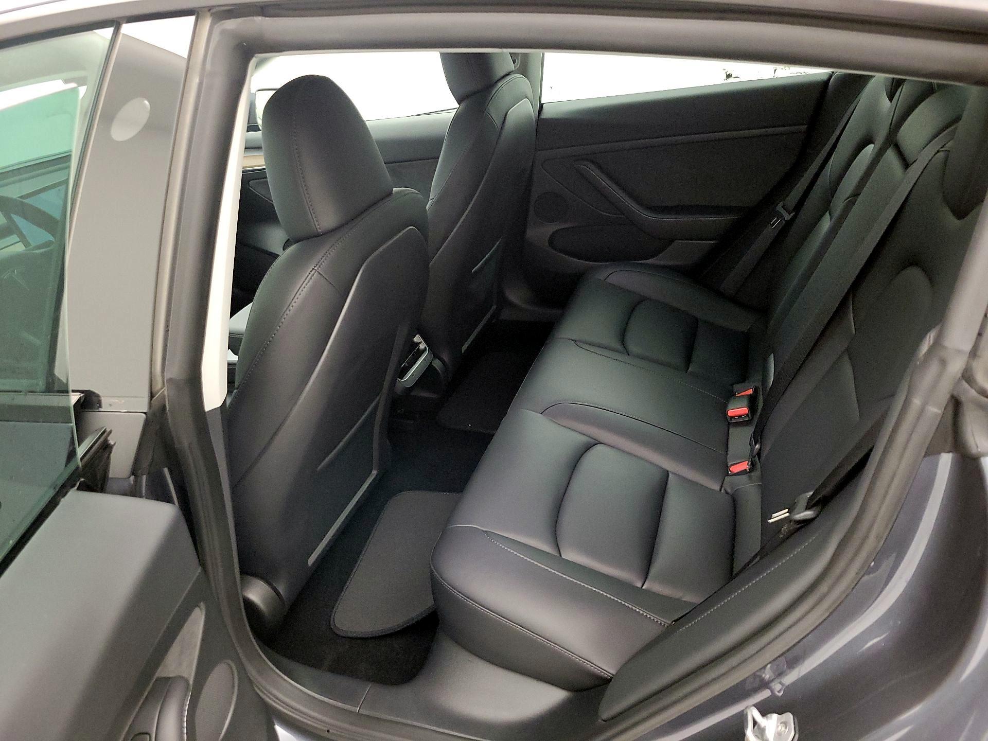 Thumbnail: 2023 Tesla Model 3 - 19