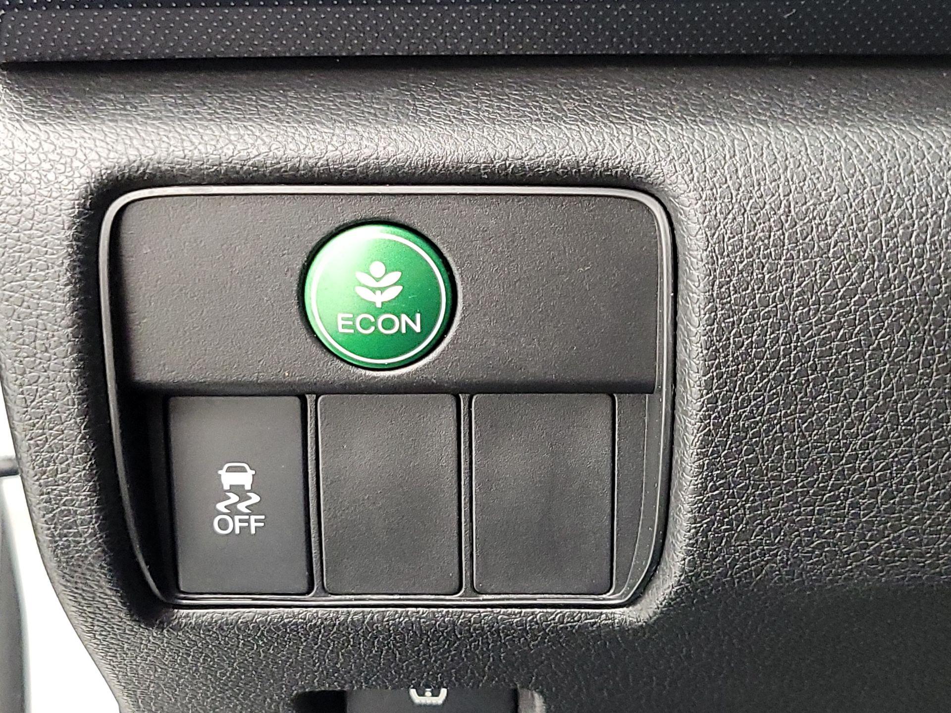 Thumbnail: 2015 Honda Accord - 13