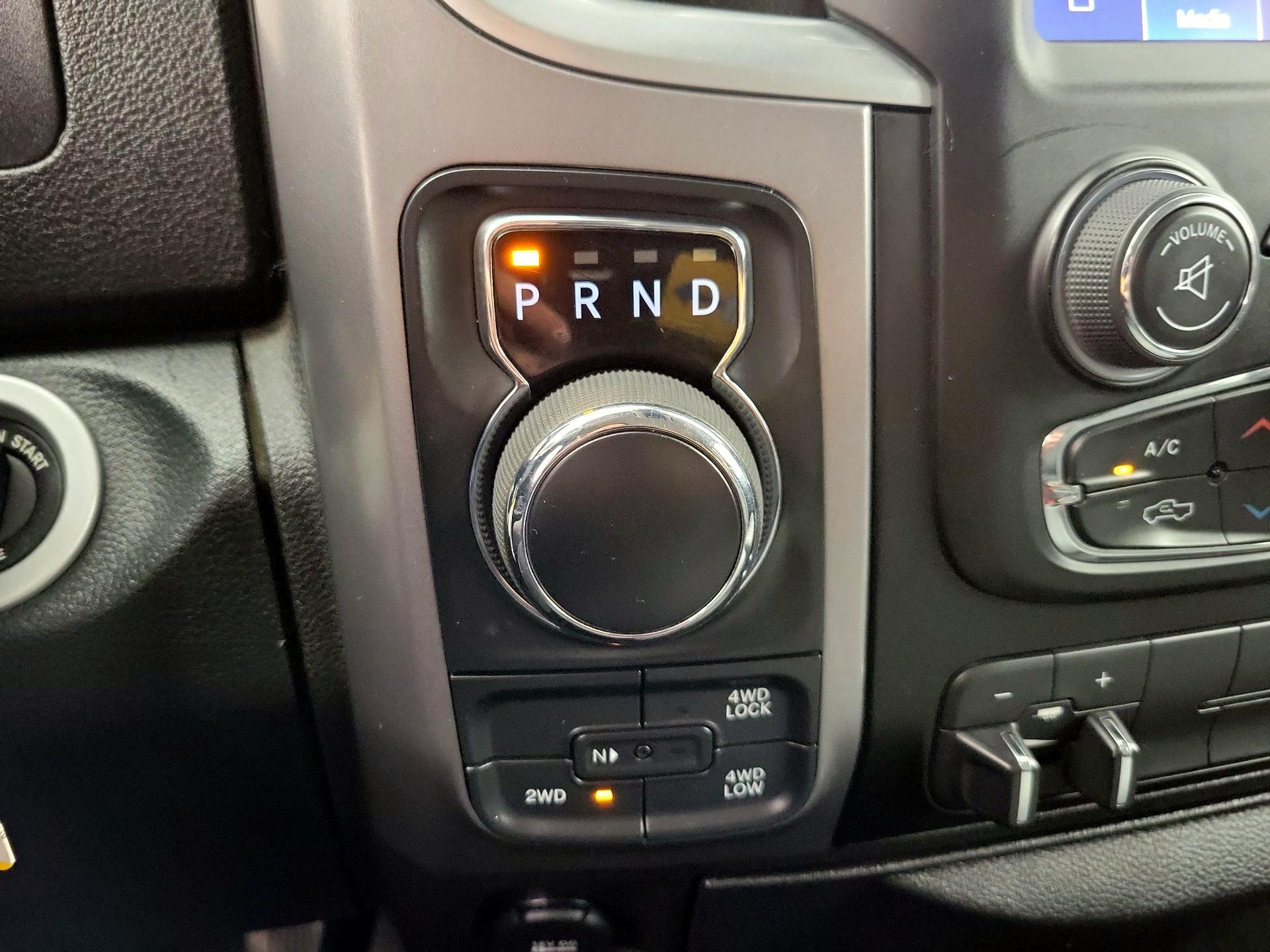 Thumbnail: 2022 RAM 1500 Classic - 17