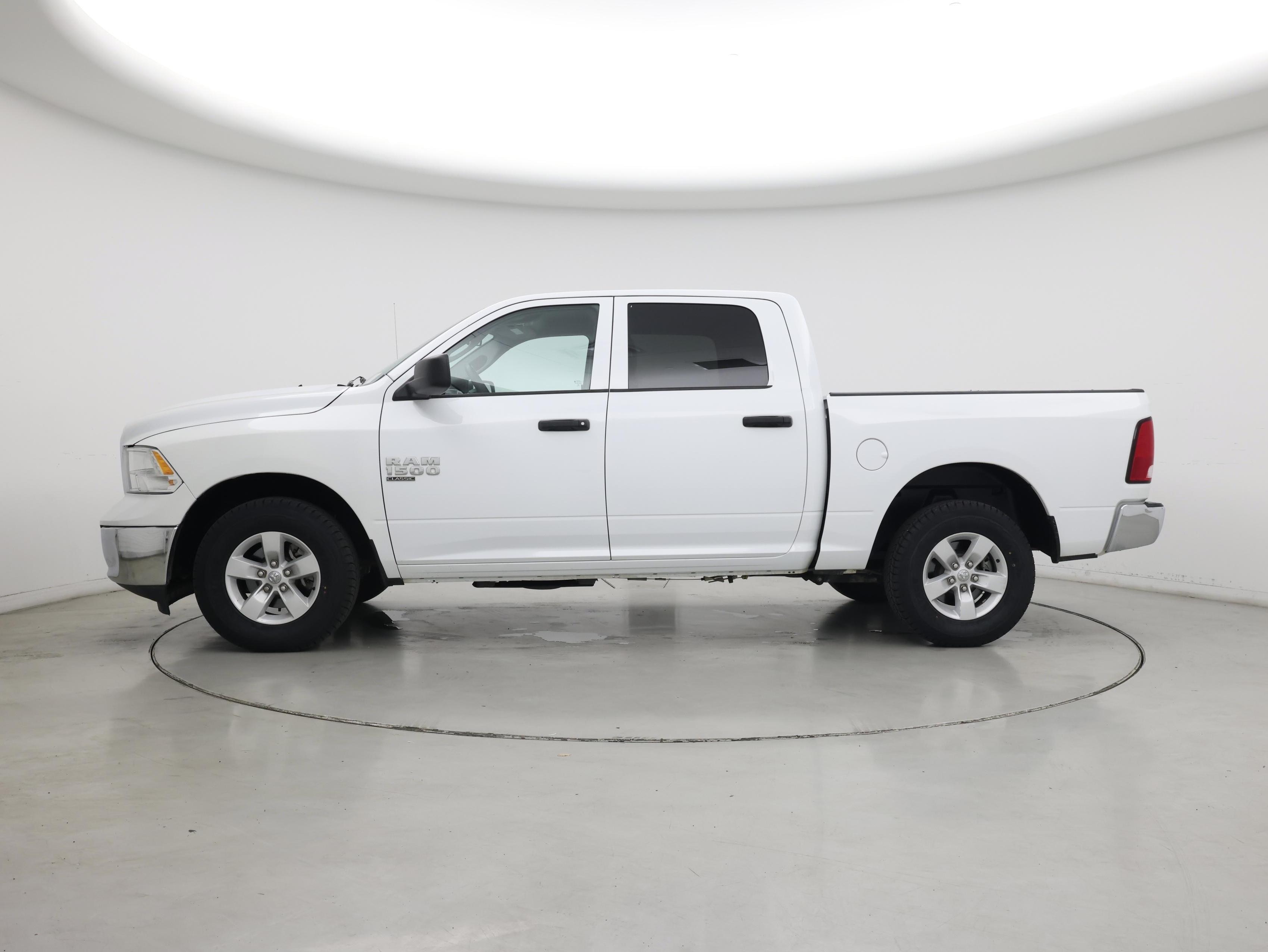 Thumbnail: 2022 RAM 1500 Classic - 3