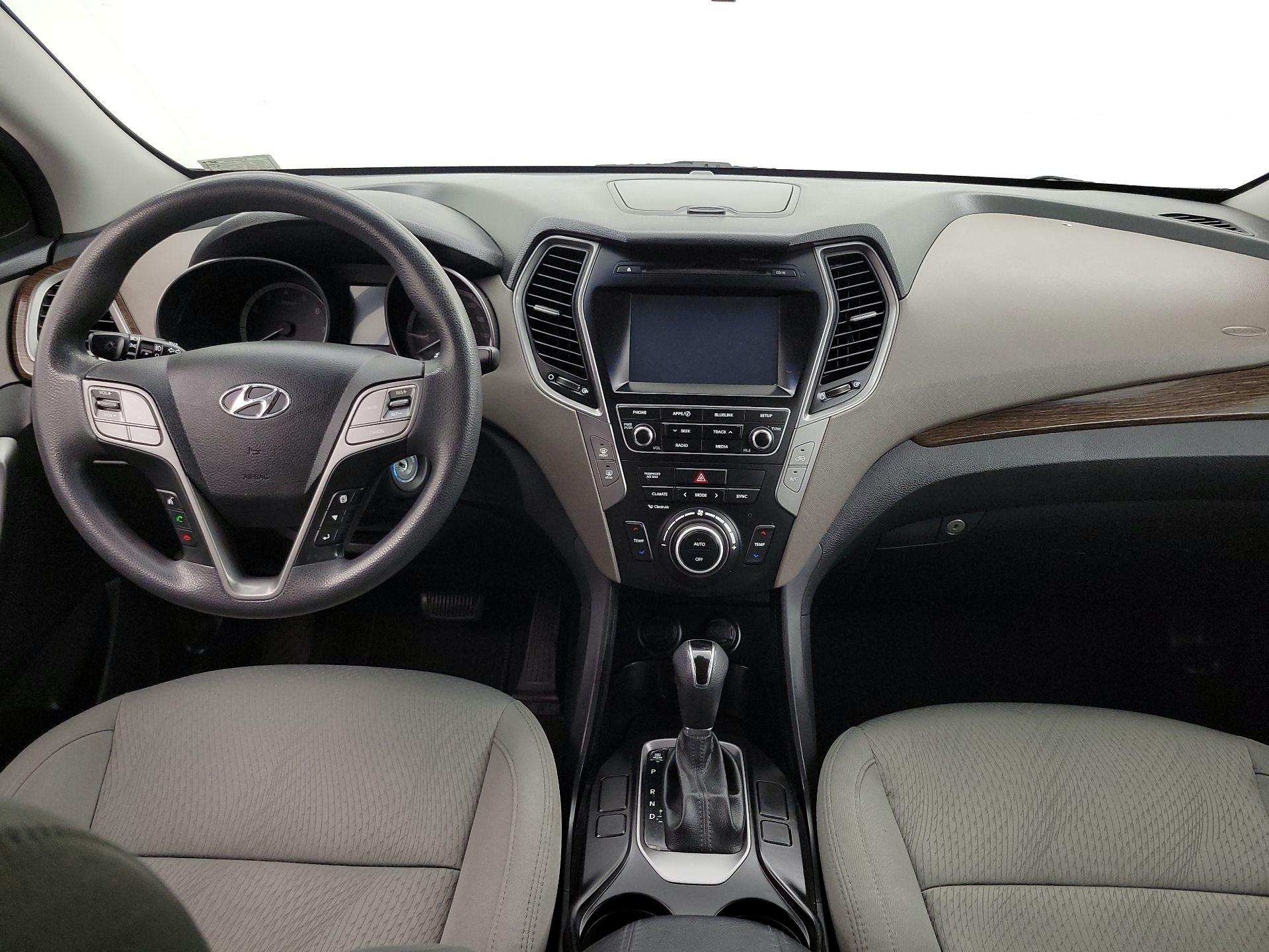 Thumbnail: 2017 Hyundai Santa Fe - 9