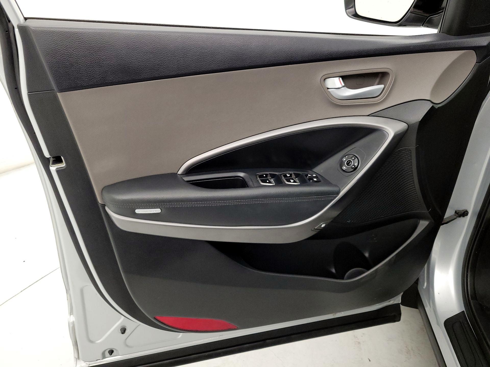 Thumbnail: 2017 Hyundai Santa Fe - 12