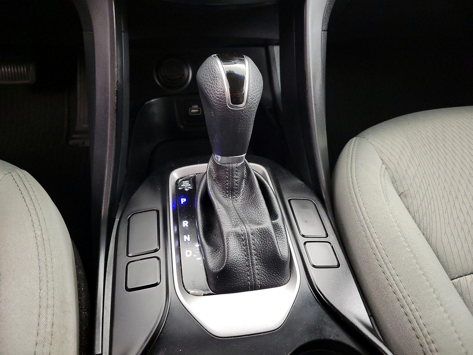 Thumbnail: 2017 Hyundai Santa Fe - 17