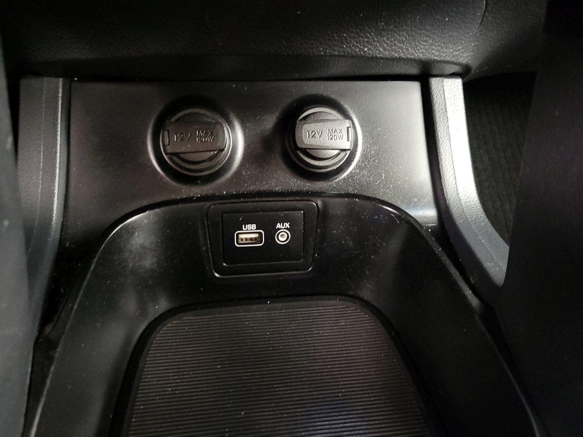 Thumbnail: 2017 Hyundai Santa Fe - 18