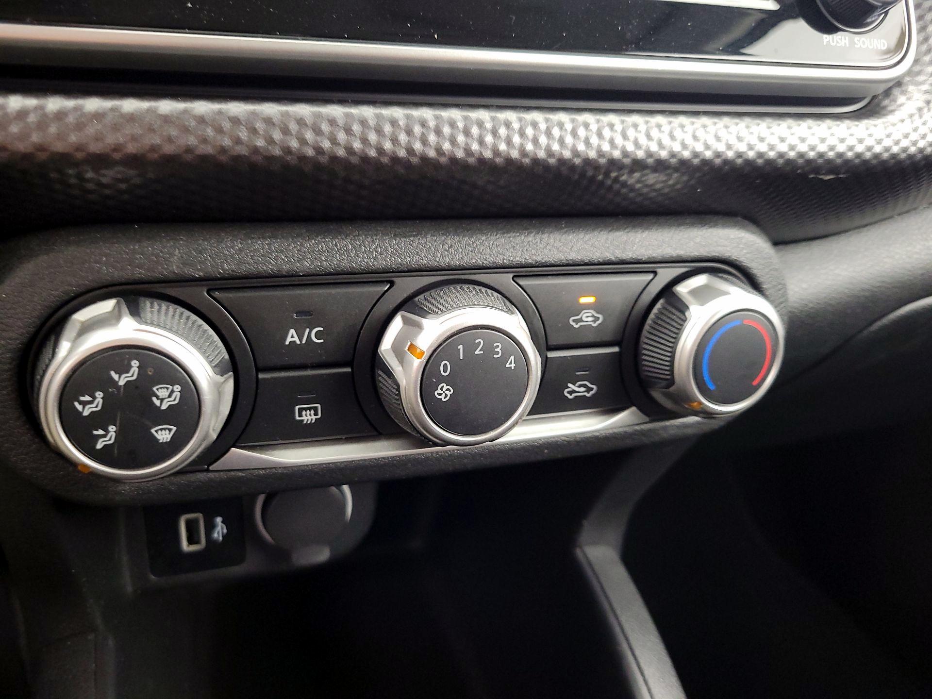 Thumbnail: 2020 Nissan Kicks - 16