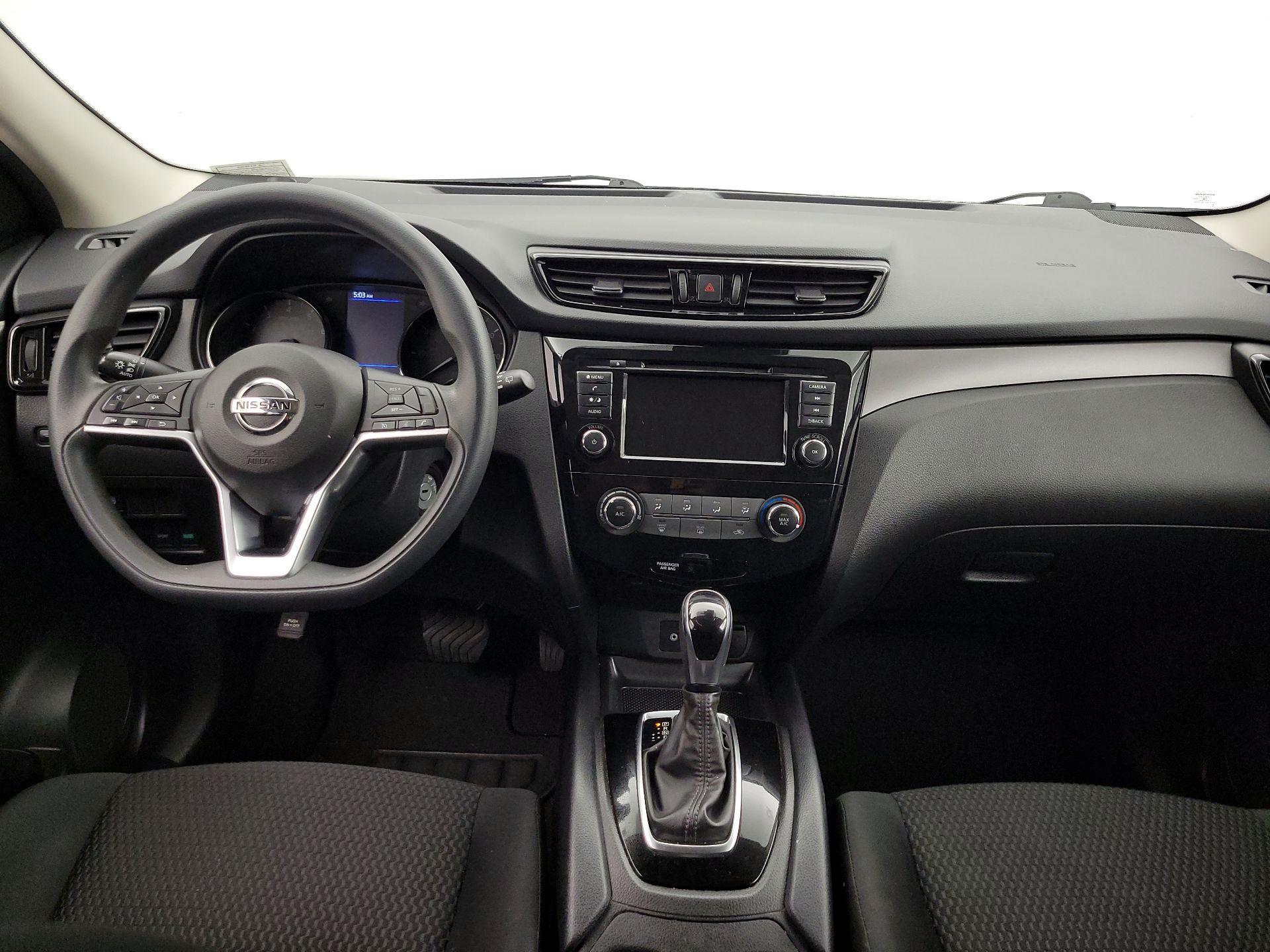 Thumbnail: 2021 Nissan Rogue Sport - 9