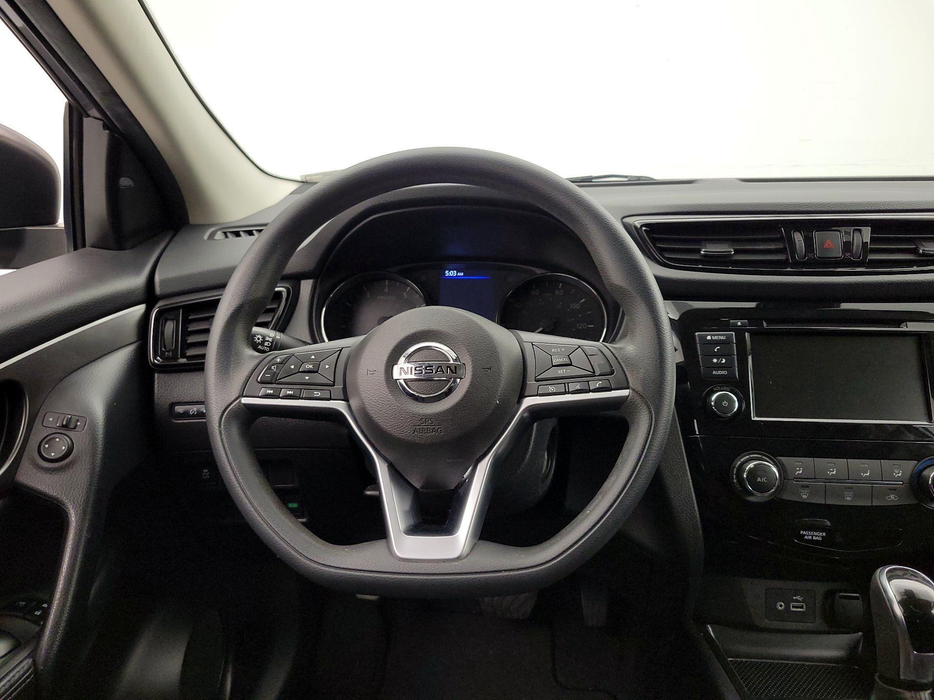 Thumbnail: 2021 Nissan Rogue Sport - 10