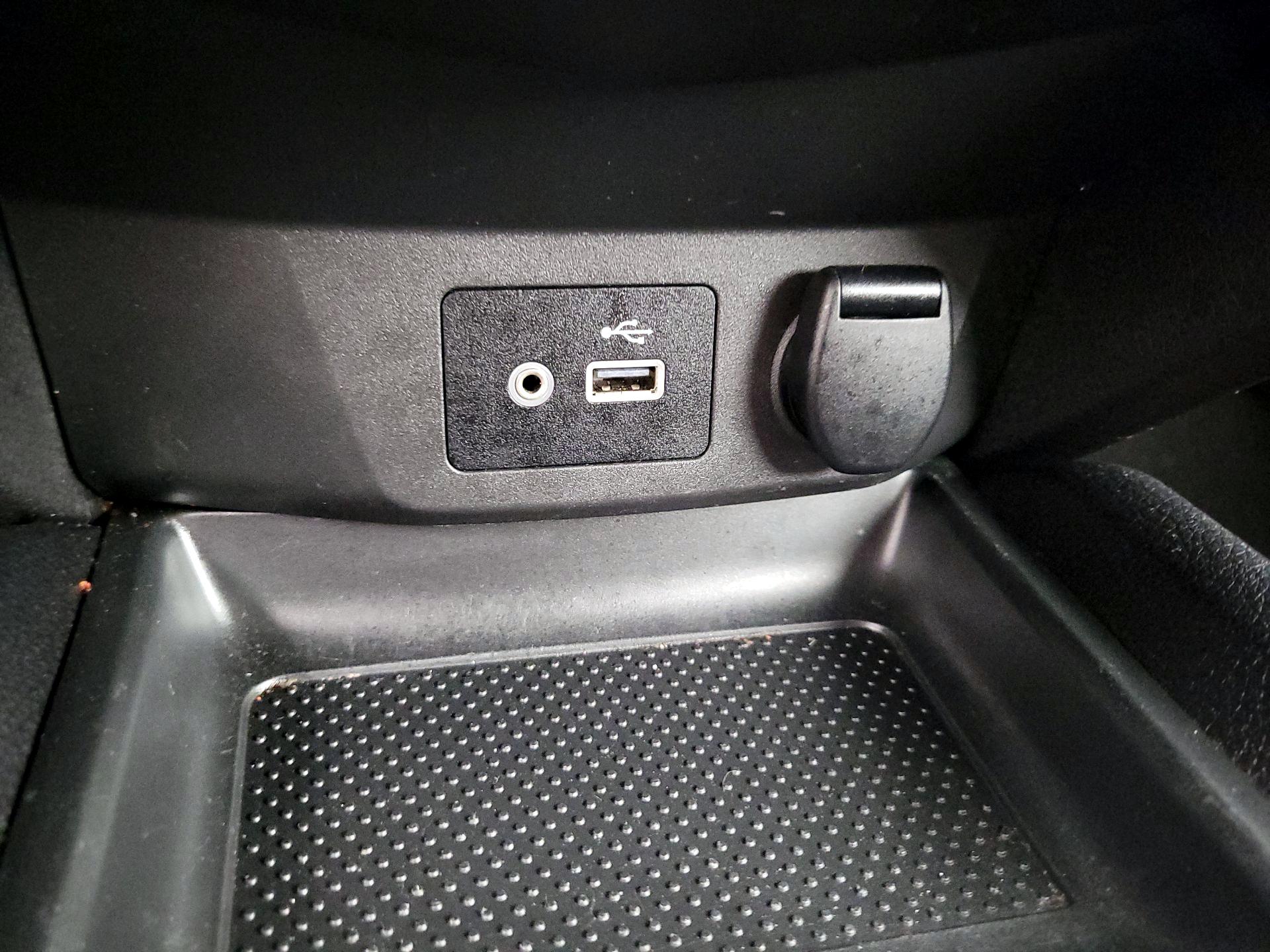 Thumbnail: 2021 Nissan Rogue Sport - 18