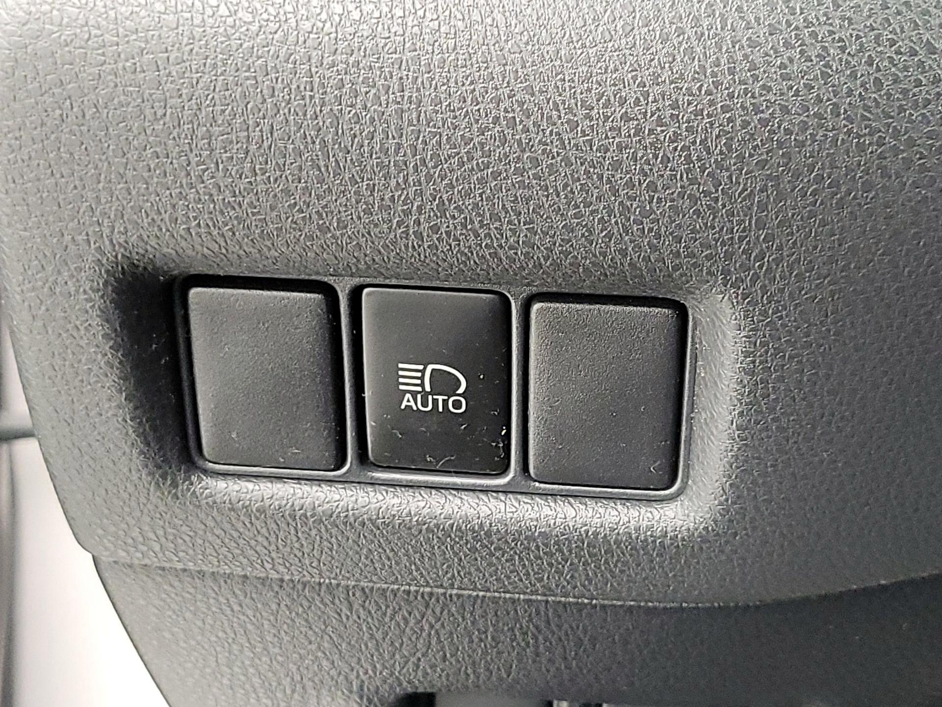 Thumbnail: 2019 Toyota C-HR - 13