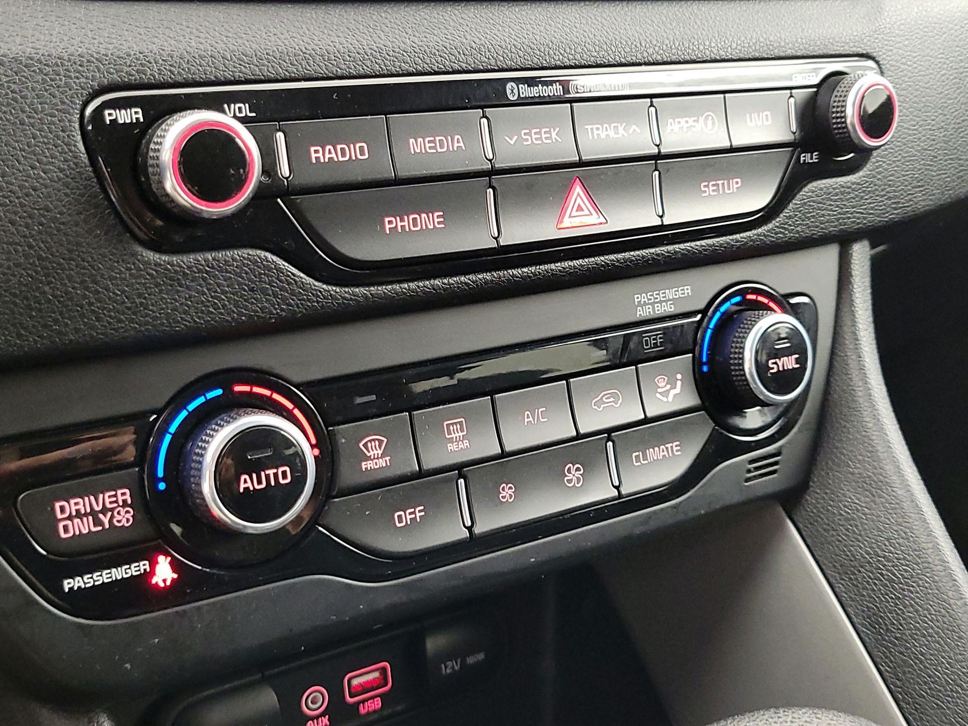 Thumbnail: 2019 Kia Niro - 16