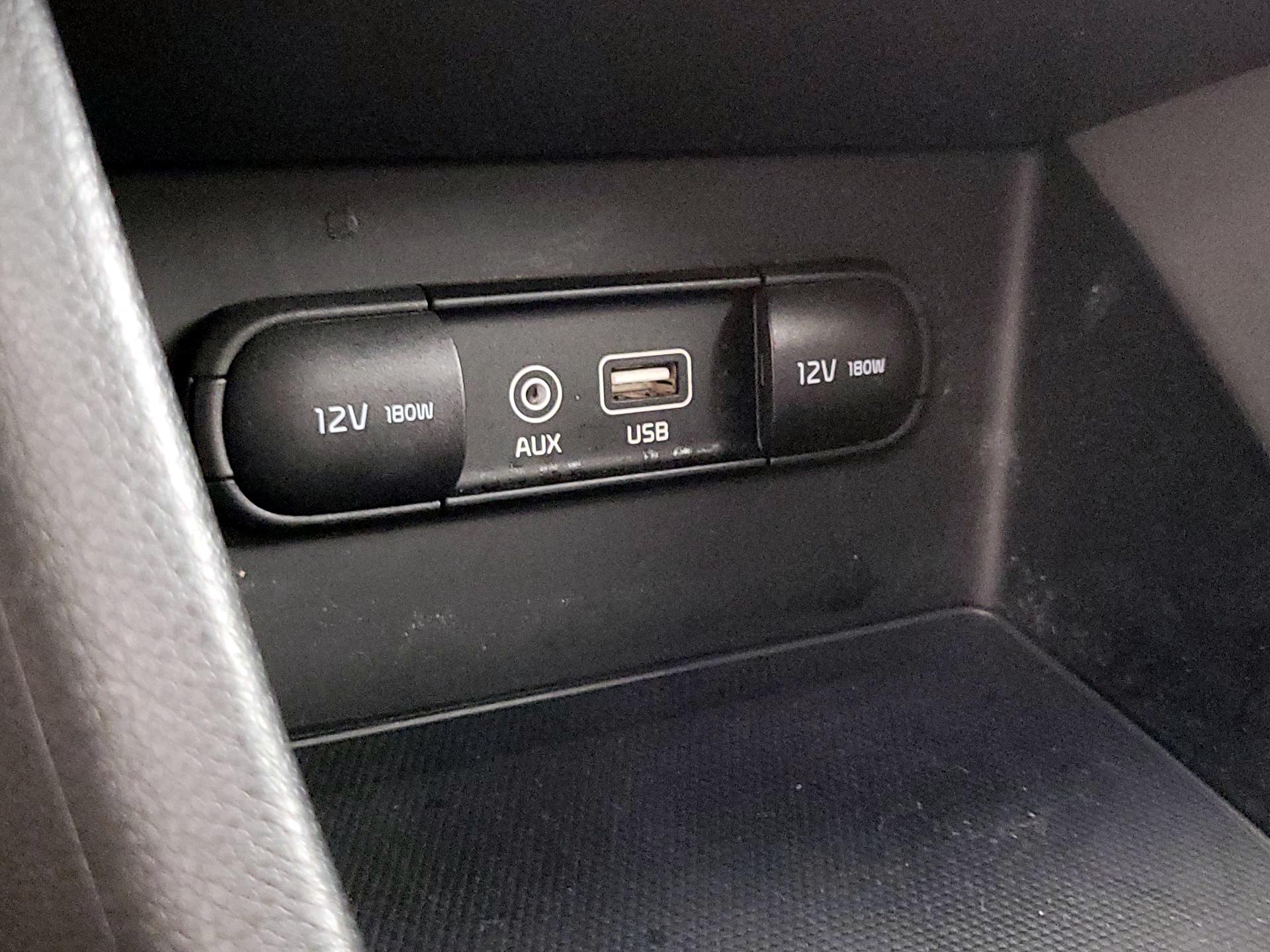 Thumbnail: 2019 Kia Niro - 18