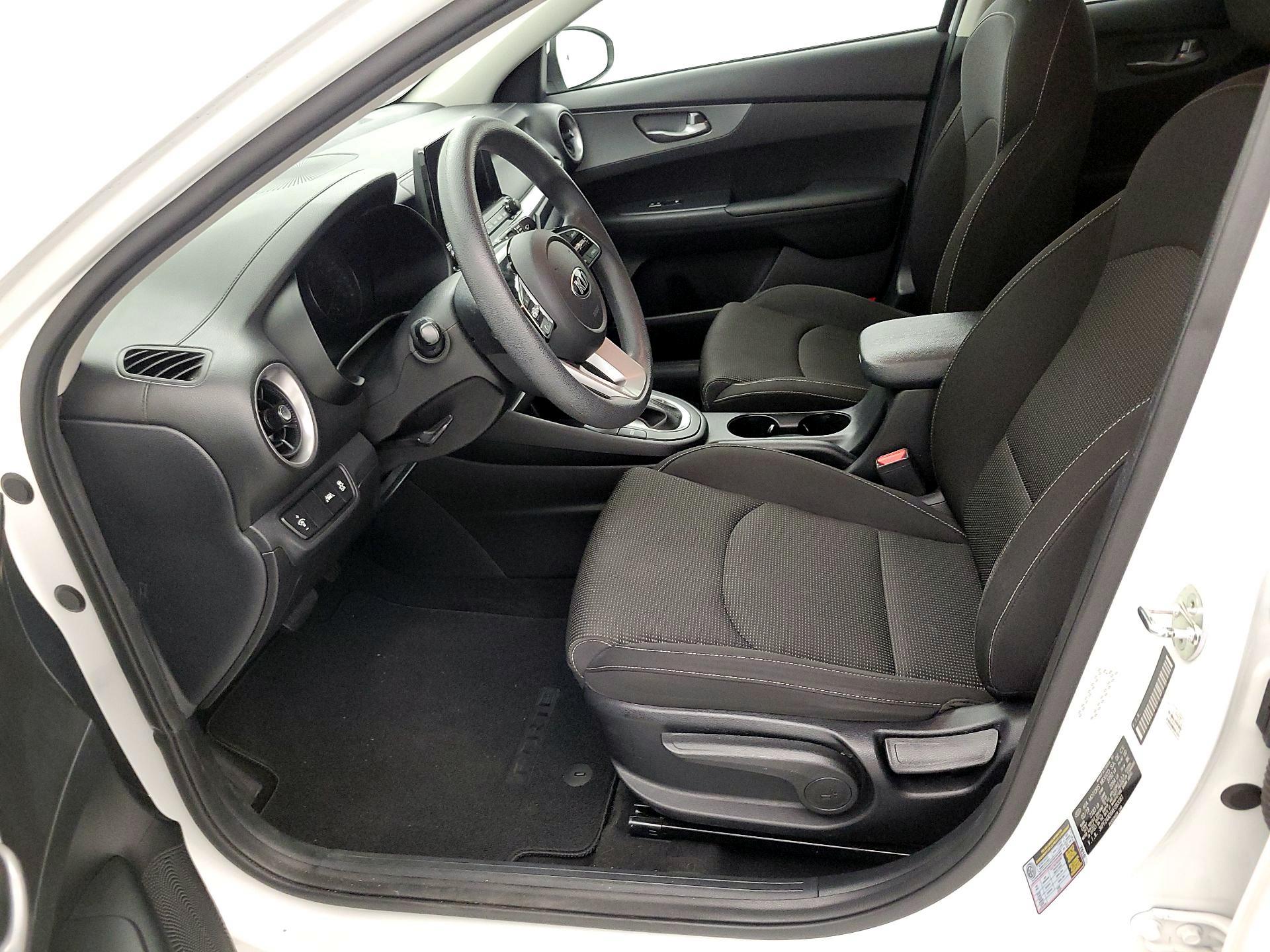 Thumbnail: 2019 Kia Forte - 11