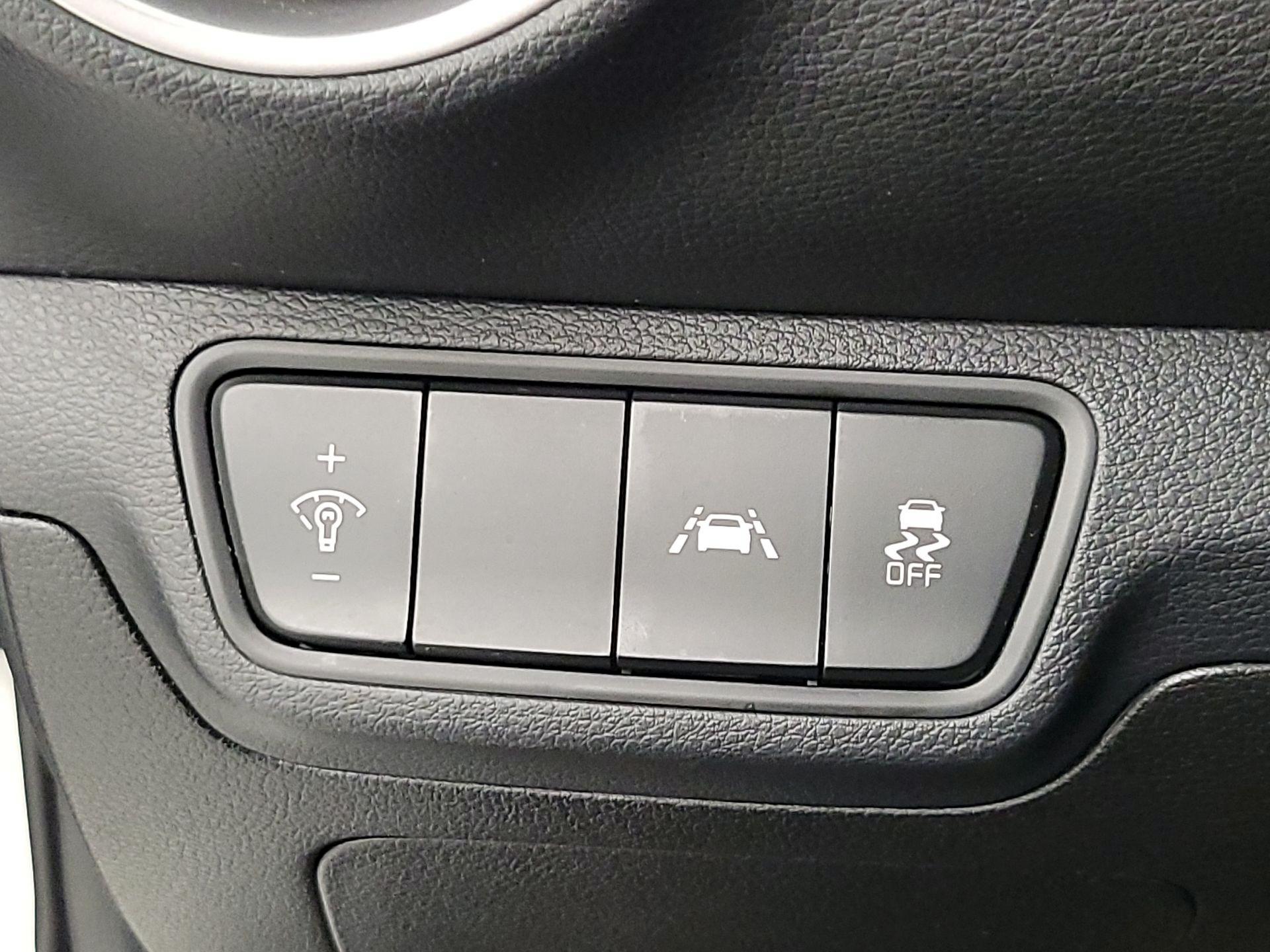 Thumbnail: 2019 Kia Forte - 13