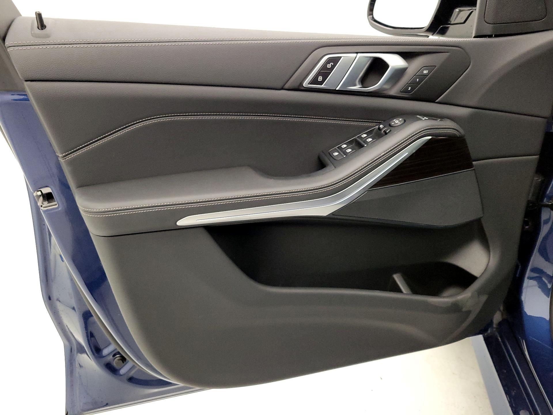 Thumbnail: 2021 BMW X5 - 12