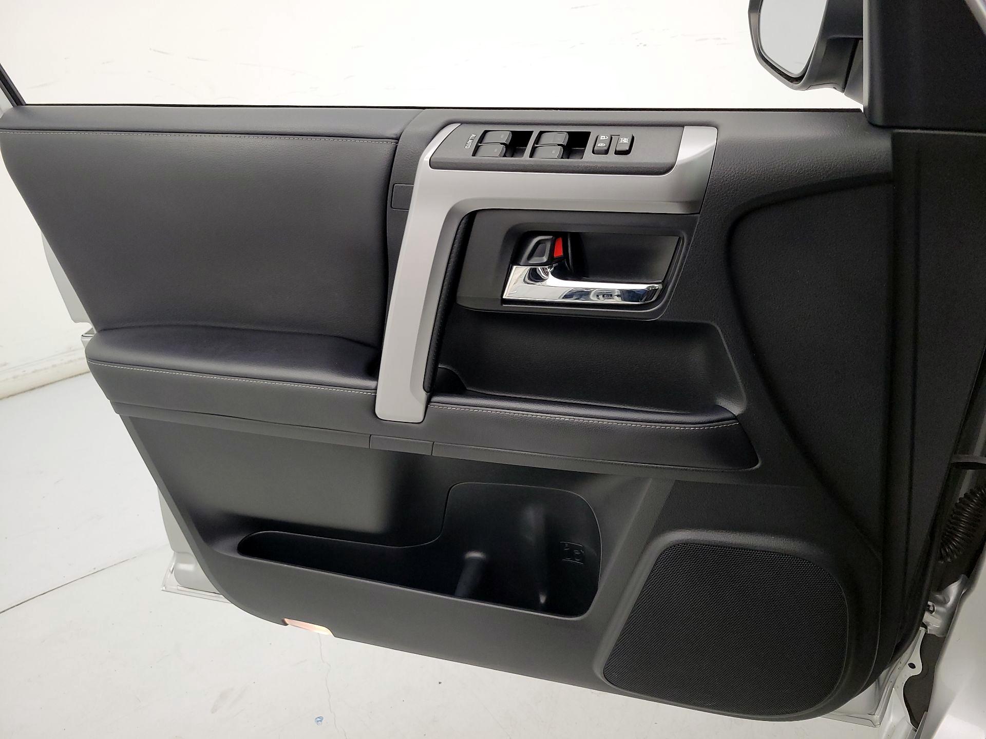 Thumbnail: 2022 Toyota 4Runner - 12