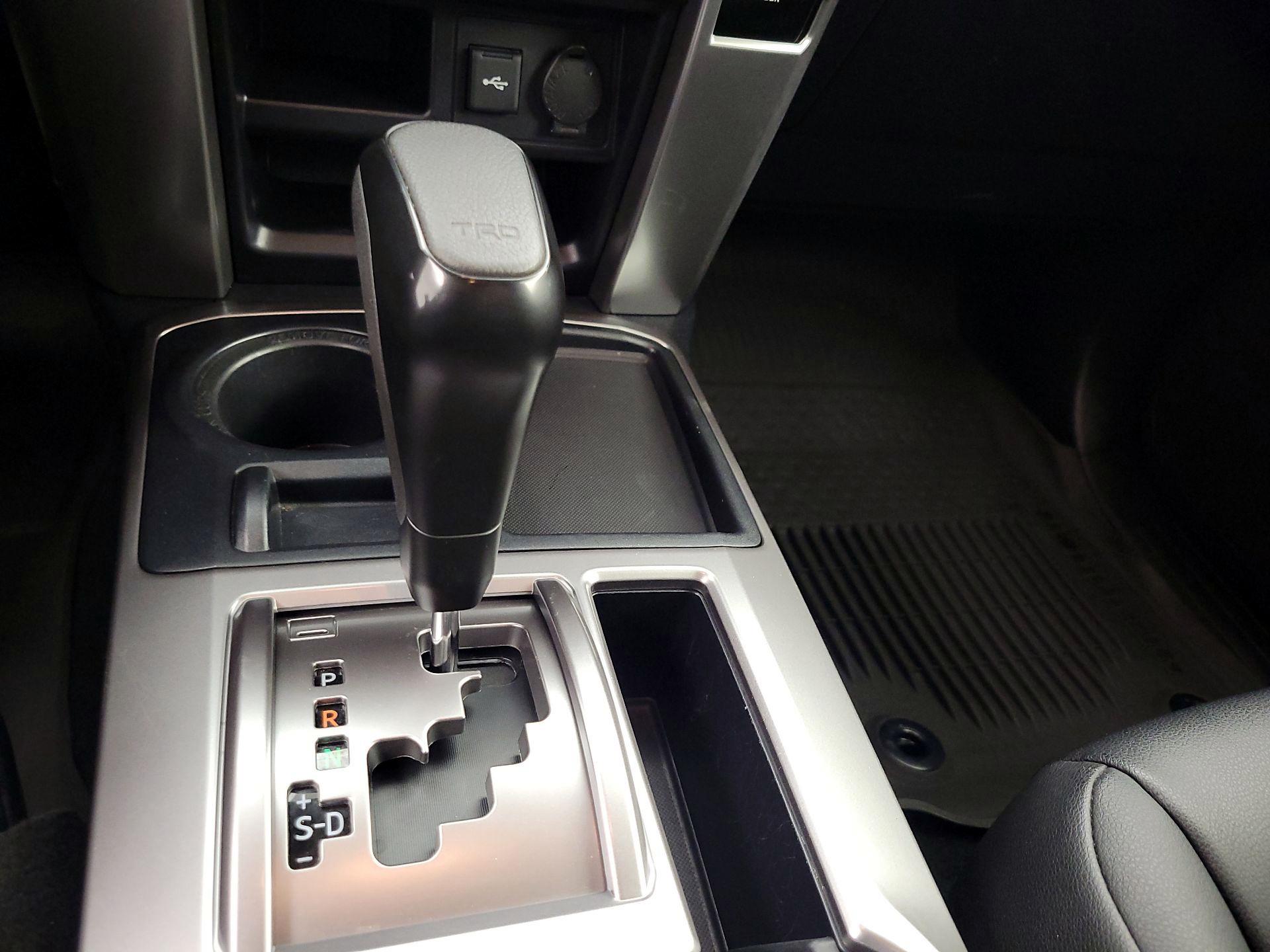 Thumbnail: 2022 Toyota 4Runner - 18