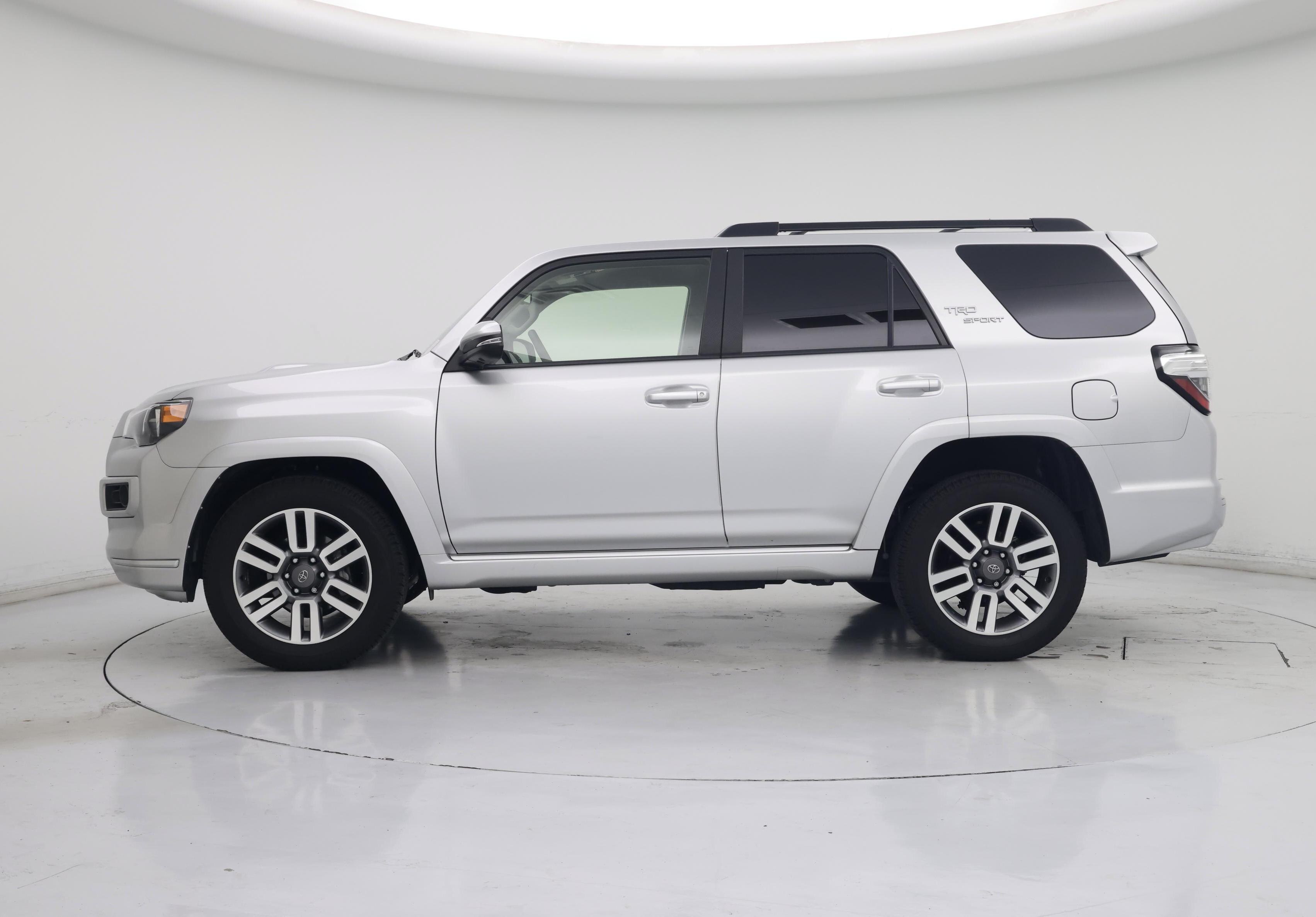 Thumbnail: 2022 Toyota 4Runner - 3