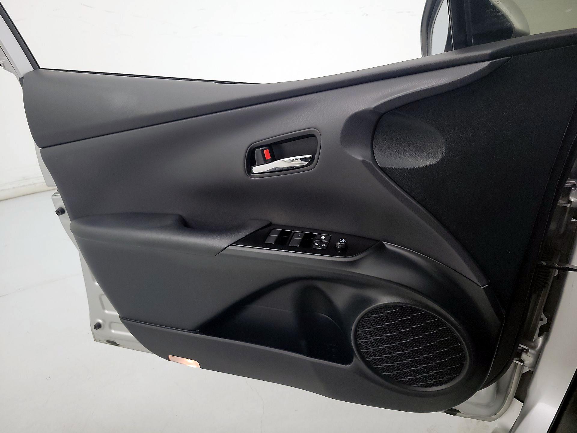 Thumbnail: 2021 Toyota Prius - 12