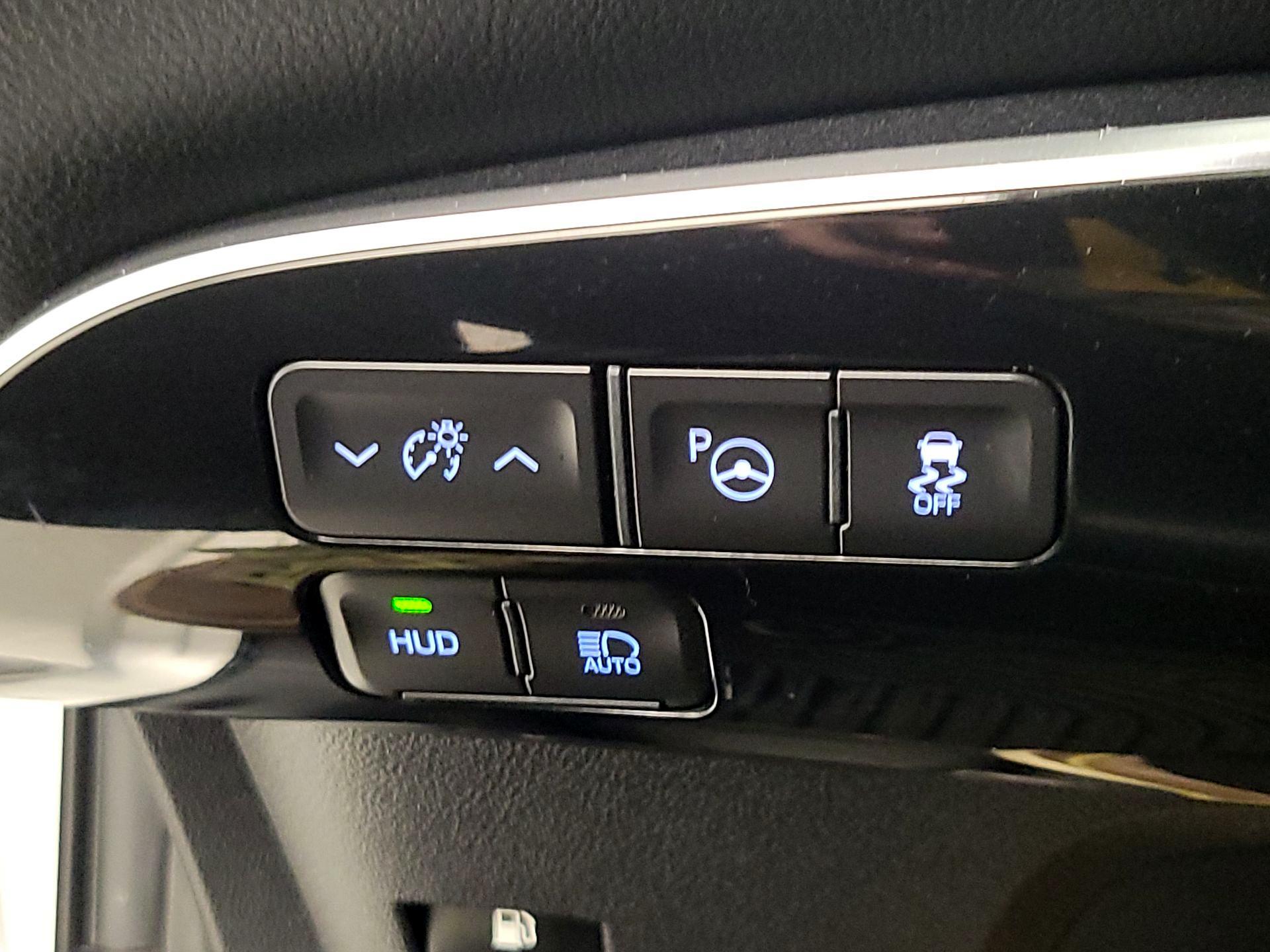 Thumbnail: 2021 Toyota Prius - 13