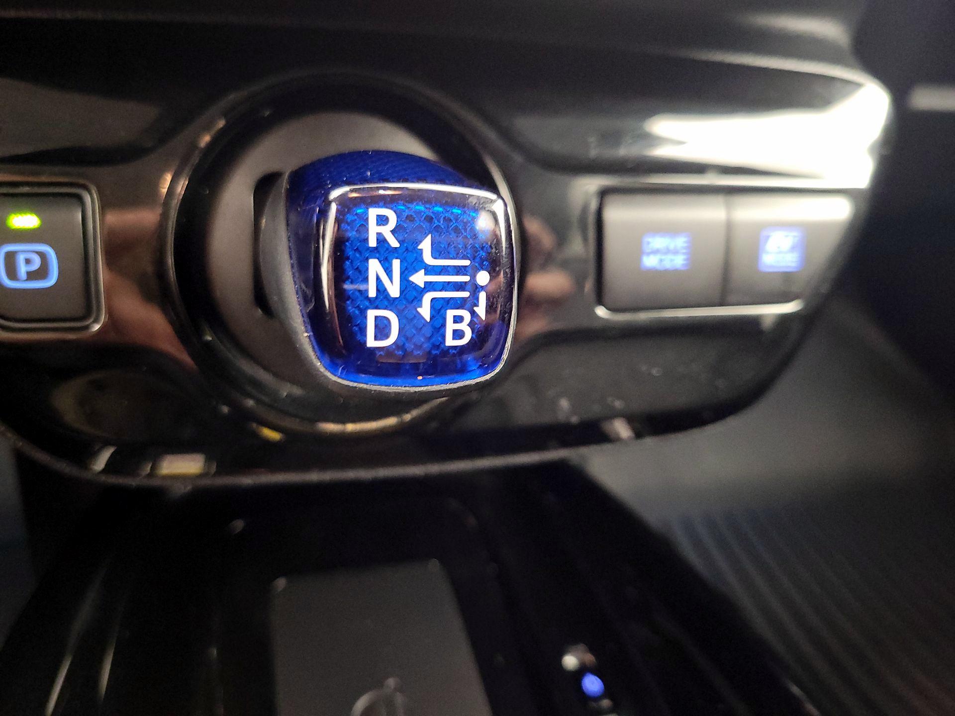 Thumbnail: 2021 Toyota Prius - 17