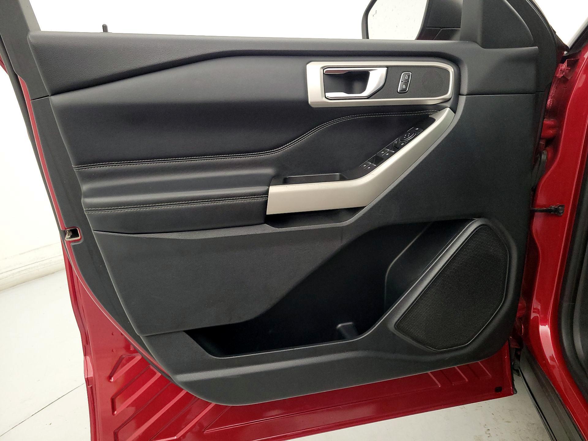 Thumbnail: 2020 Ford Explorer - 12