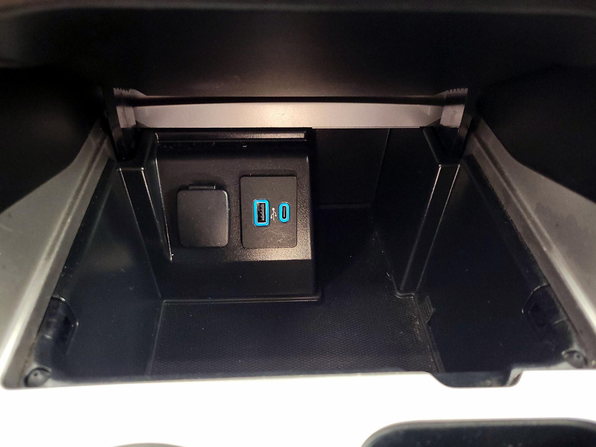 Thumbnail: 2020 Ford Explorer - 18