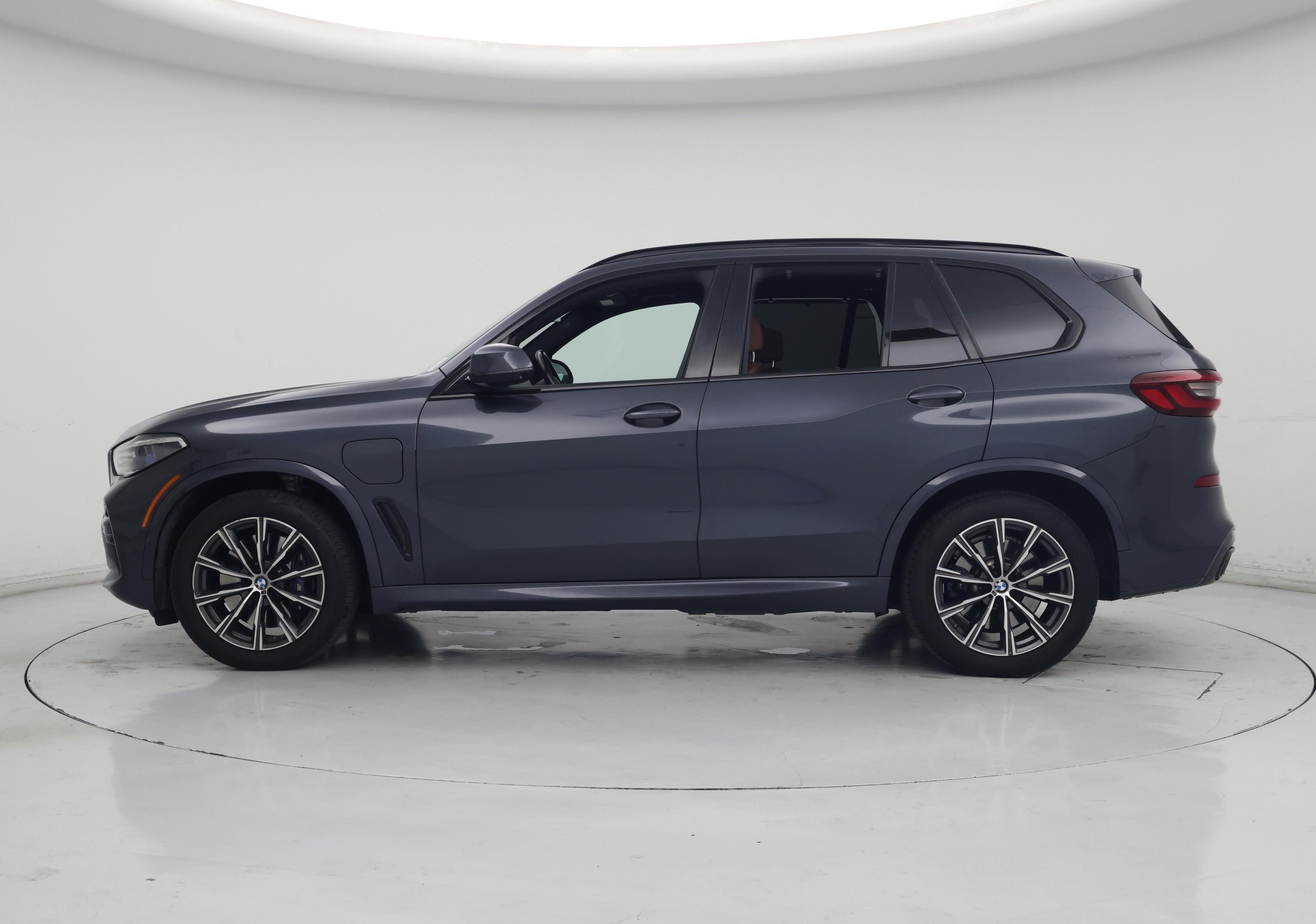 Thumbnail: 2021 BMW X5 - 3