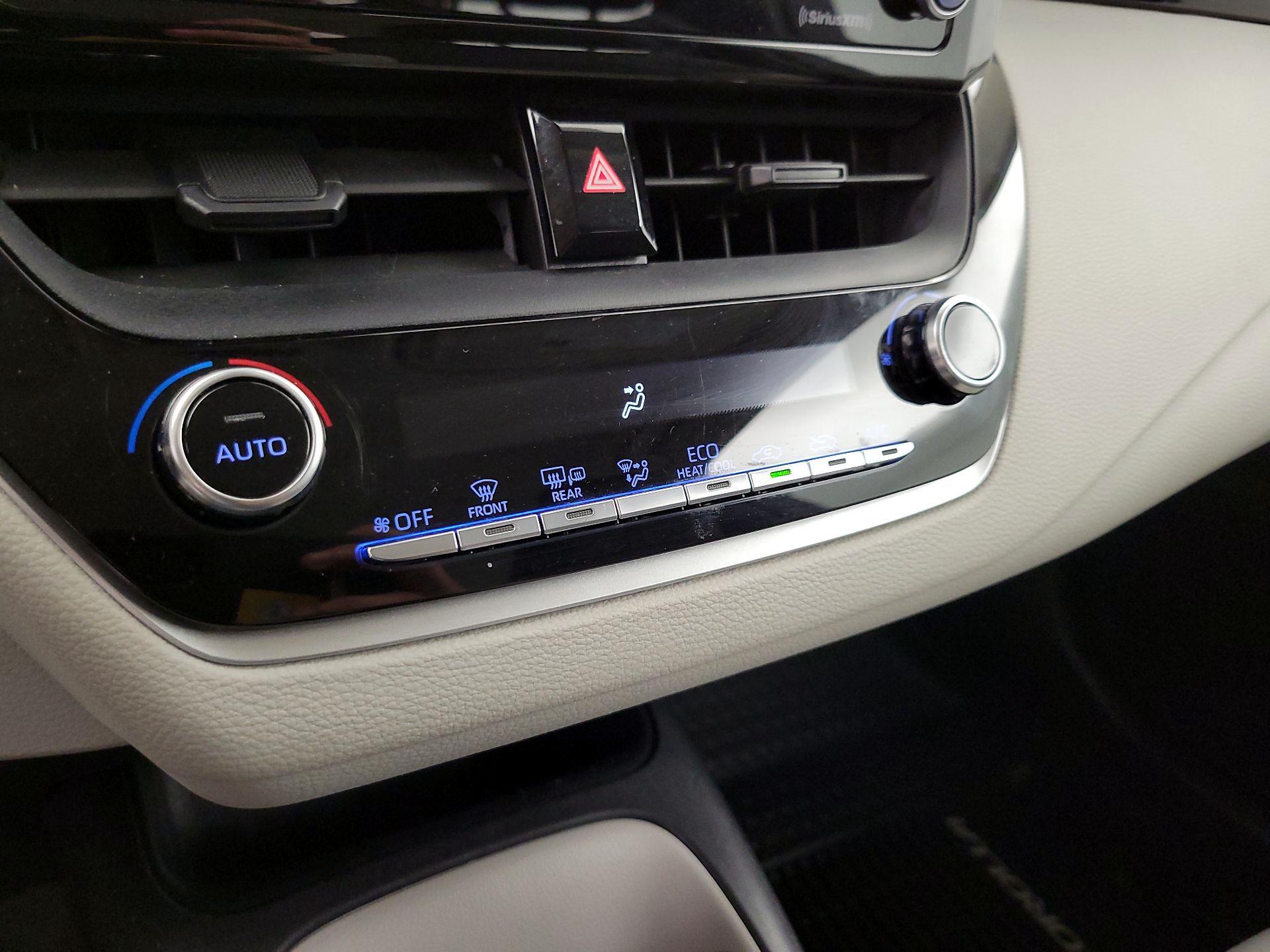 Thumbnail: 2021 Toyota Corolla - 16